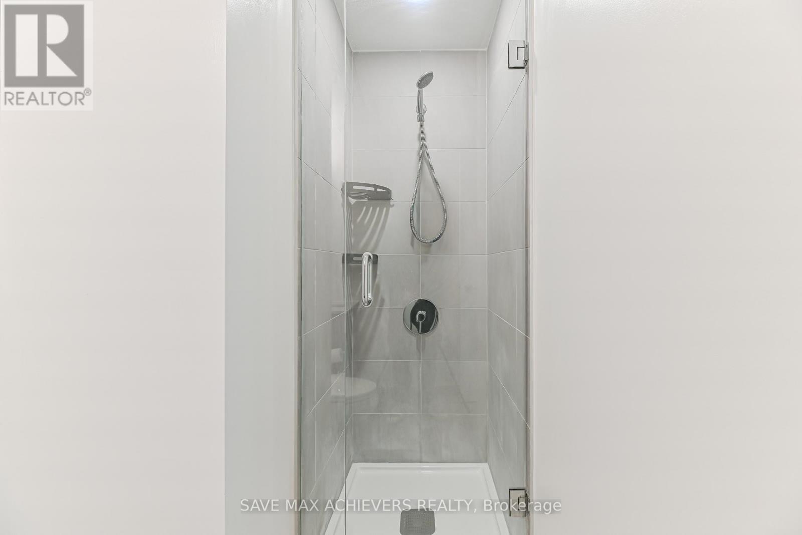 5201 - 7890 Jane Street, Vaughan, ON - Photo Showing Bathroom