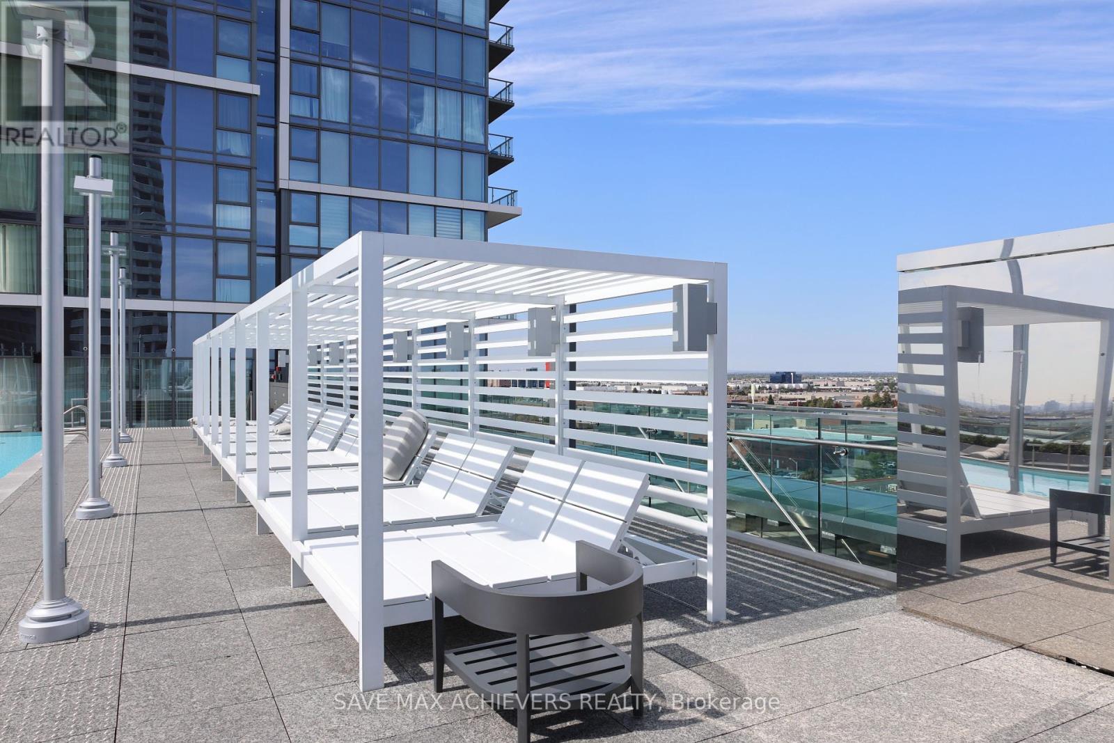 5201 - 7890 Jane Street, Vaughan, ON - Outdoor