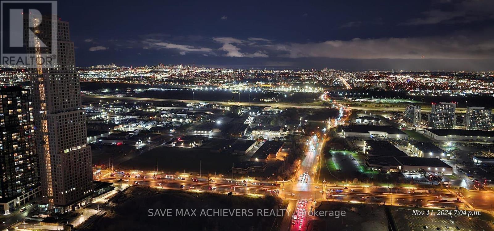 5201 - 7890 Jane Street, Vaughan, ON - Outdoor With View