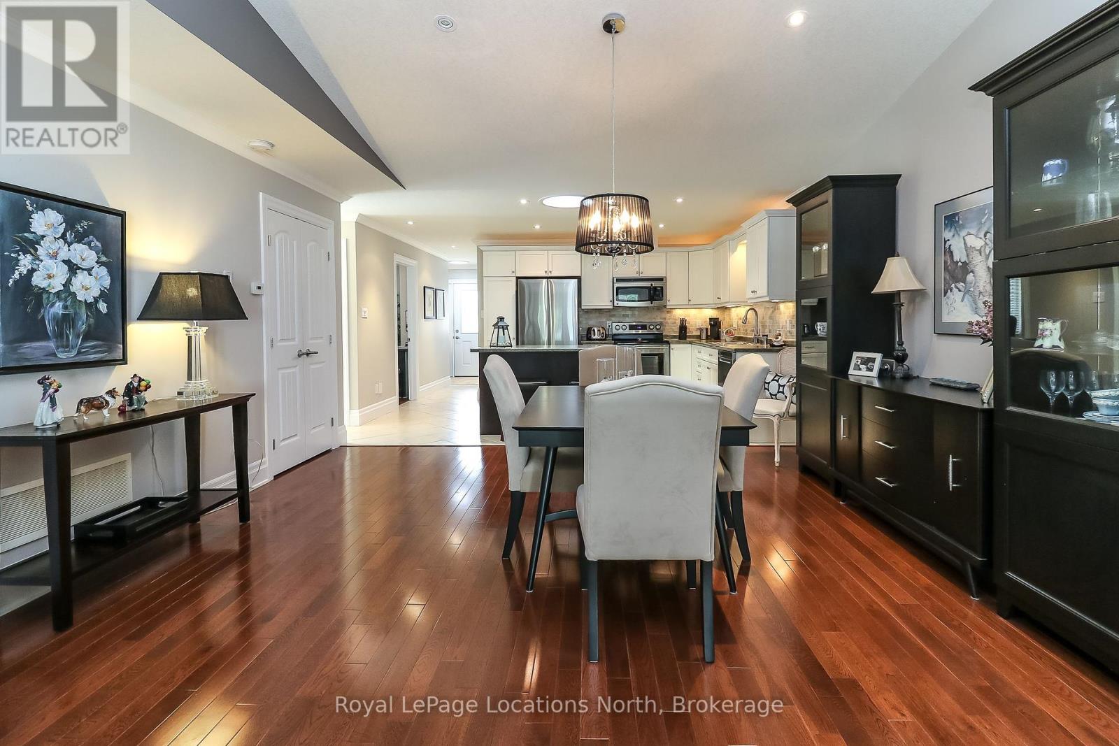 67 Greenway Drive, Wasaga Beach, ON - Indoor Photo Showing Dining Room