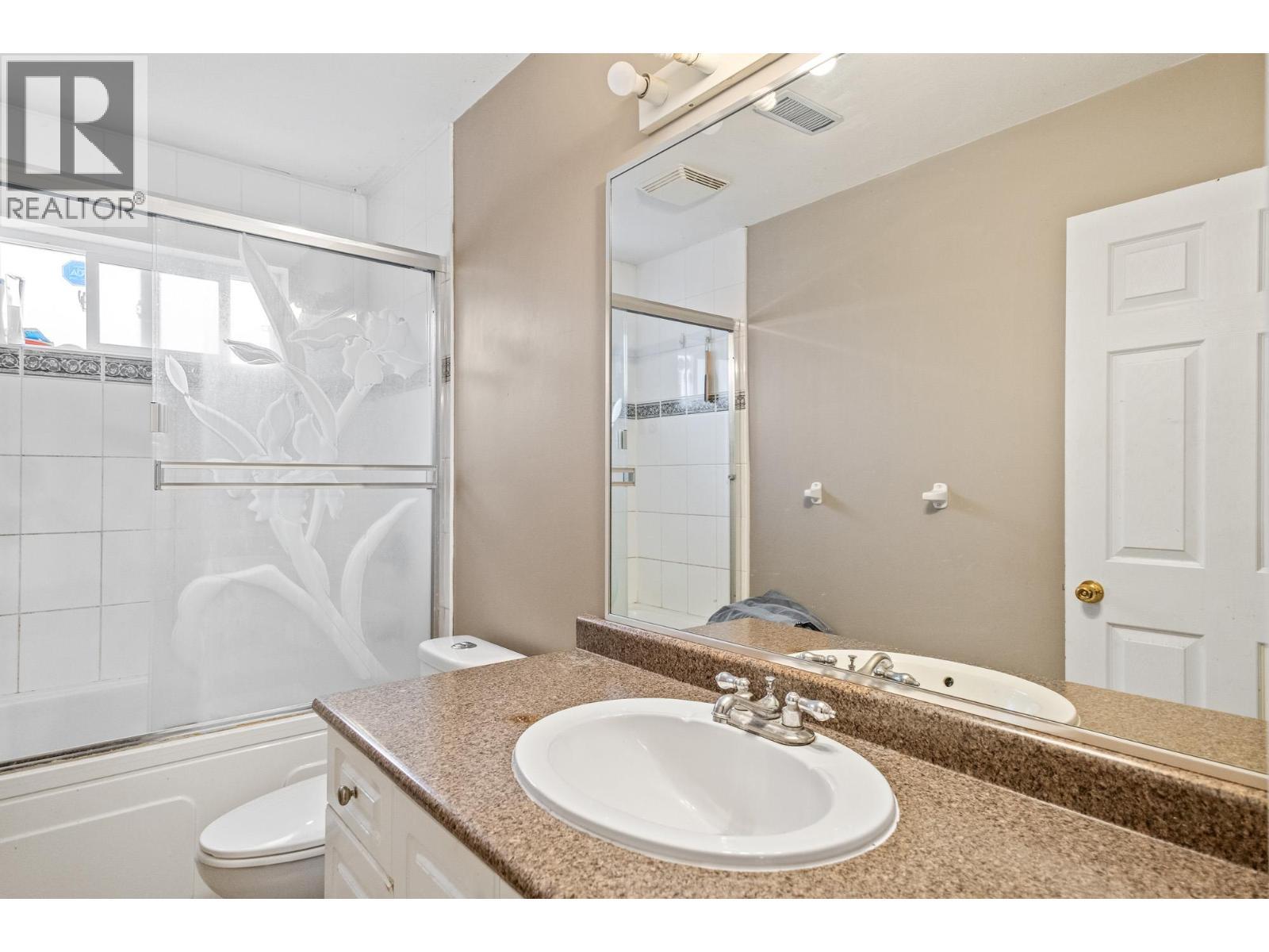 2300 Upper Bench Road, Cawston, BC - Indoor Photo Showing Bathroom