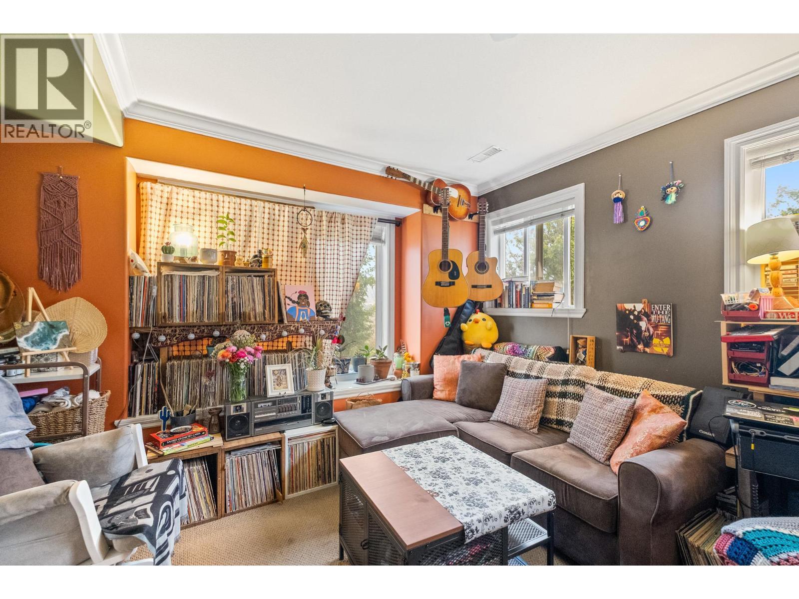 2300 Upper Bench Road, Cawston, BC - Indoor Photo Showing Living Room