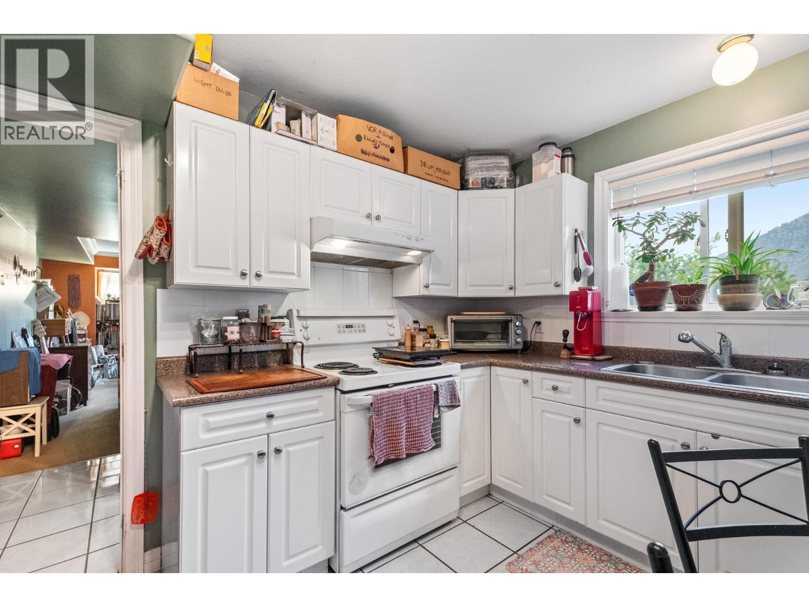 2300 Upper Bench Road, Cawston, BC - Indoor Photo Showing Kitchen With Double Sink