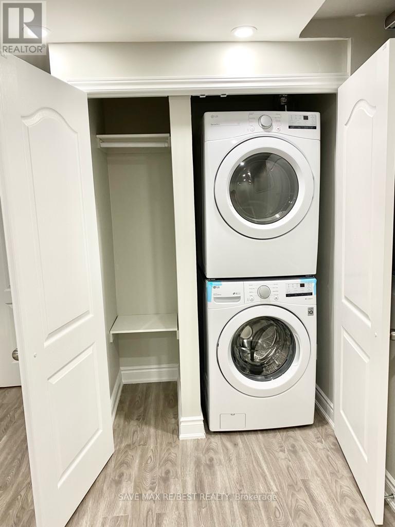 Bsmt - 20 Isle Royal Terrace, Brampton, ON - Indoor Photo Showing Laundry Room