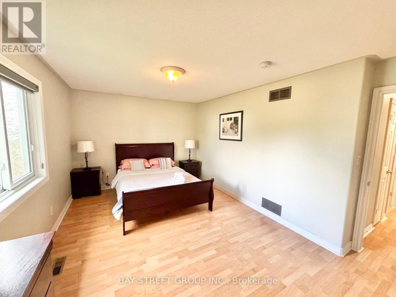 8189 Harvest Crescent, Niagara Falls, ON - Indoor Photo Showing Bedroom