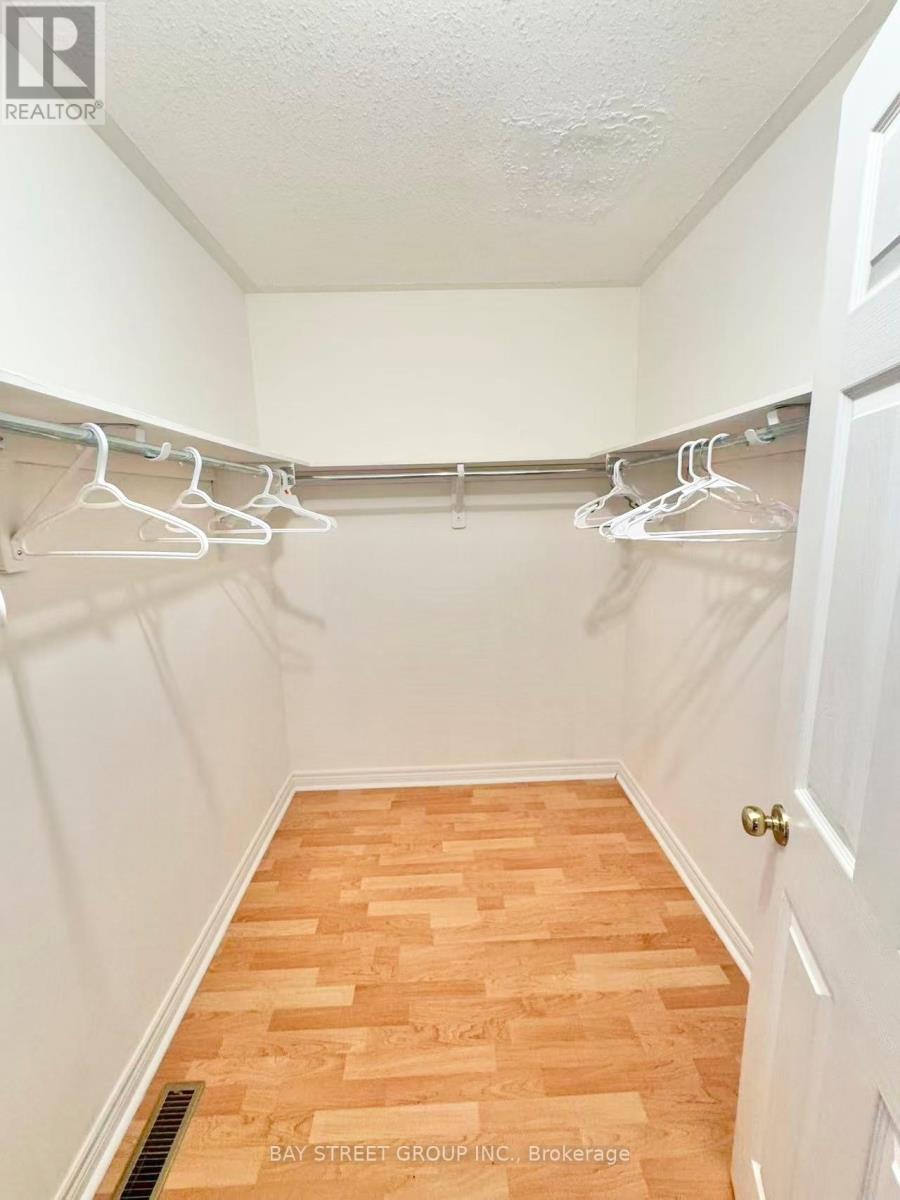 8189 Harvest Crescent, Niagara Falls, ON - Indoor With Storage