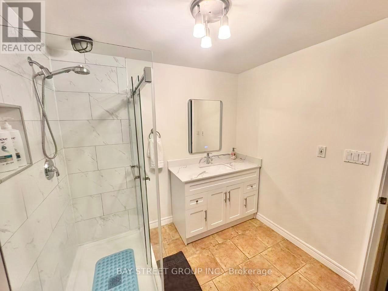 8189 Harvest Crescent, Niagara Falls, ON - Indoor Photo Showing Bathroom