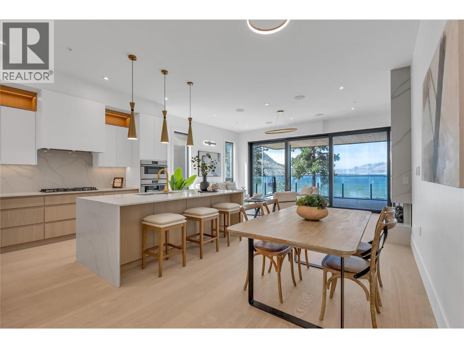 602 Lakeshore Drive Unit# 201, Penticton, BC - Indoor