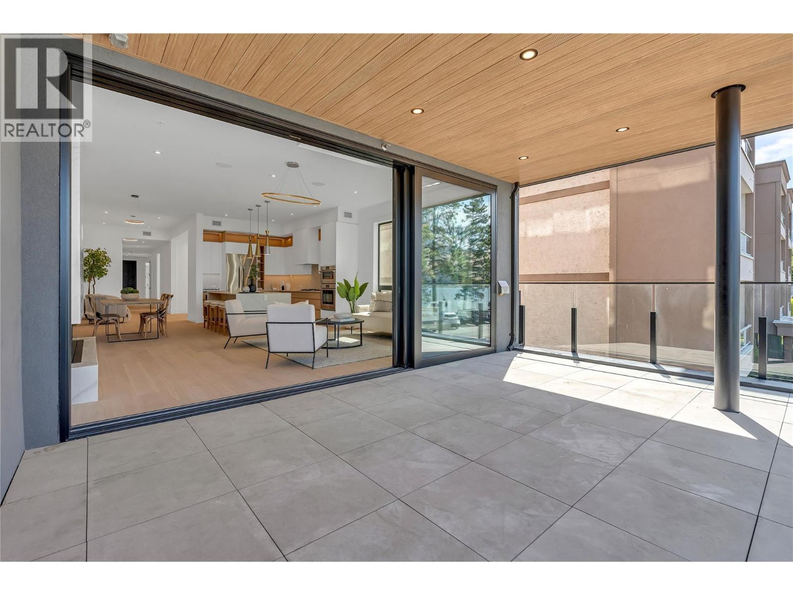 602 Lakeshore Drive Unit# 201, Penticton, BC - Outdoor With Exterior