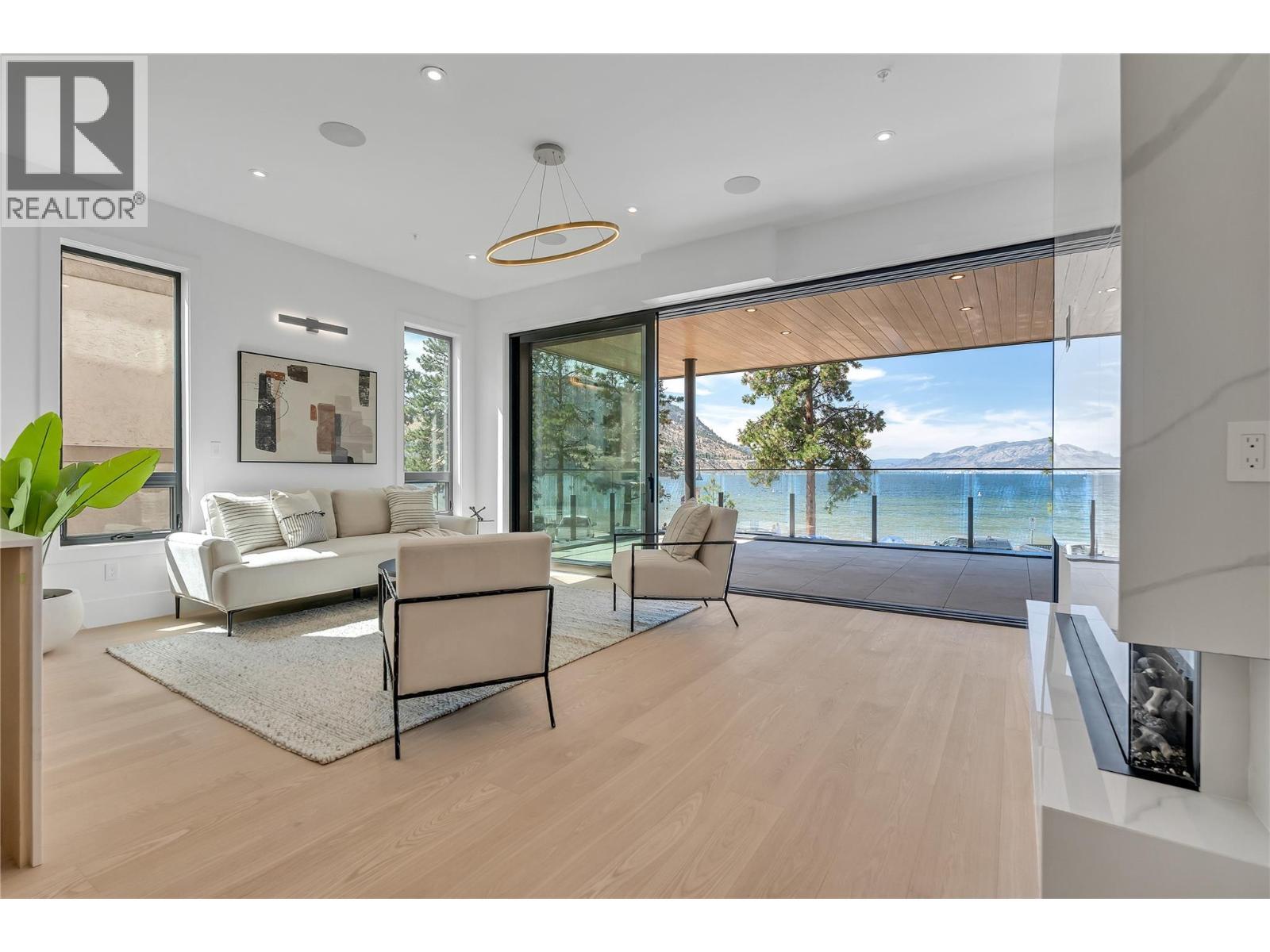 602 Lakeshore Drive Unit# 201, Penticton, BC - Indoor