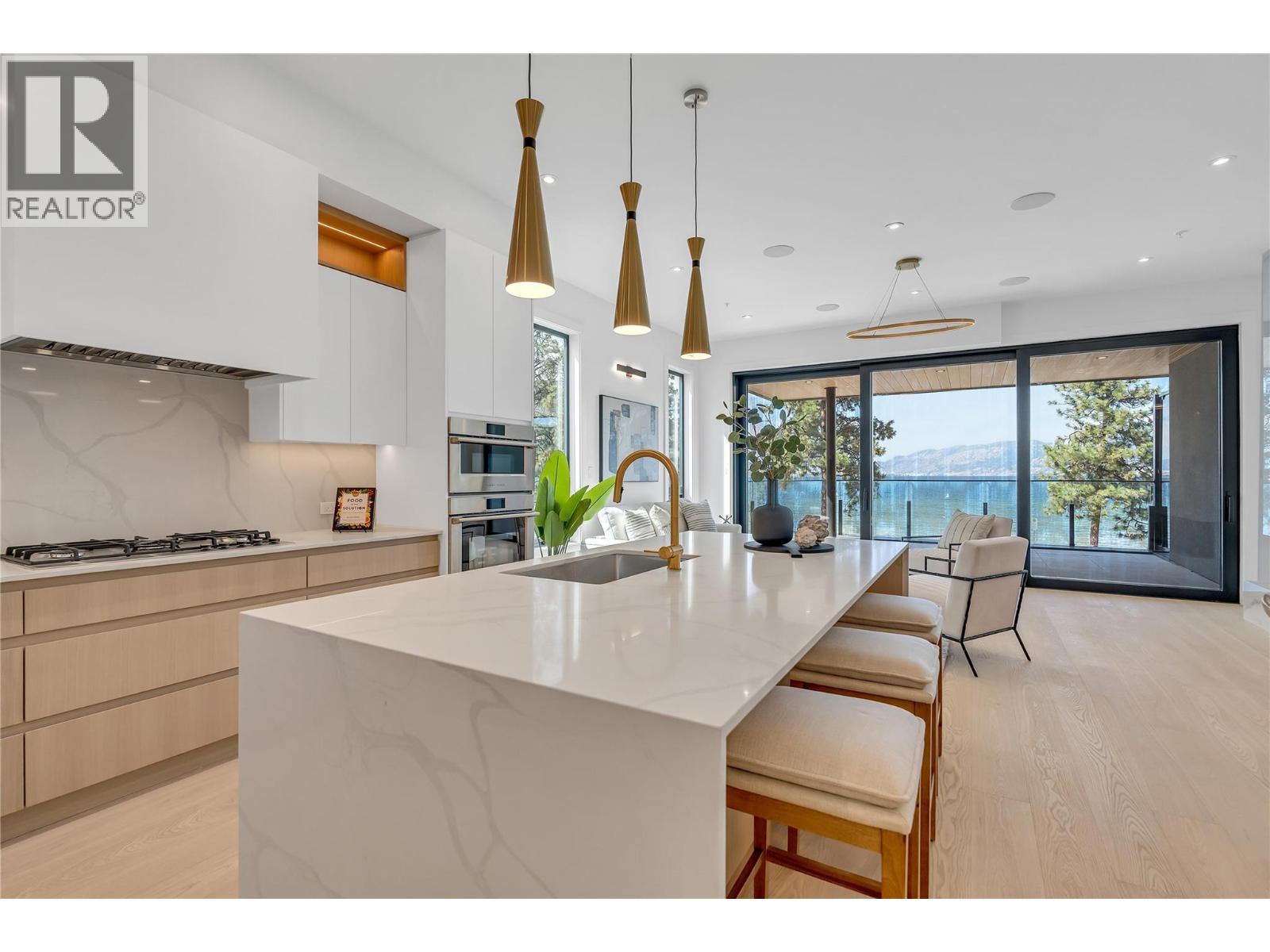 602 Lakeshore Drive Unit# 201, Penticton, BC - Indoor Photo Showing Kitchen With Upgraded Kitchen