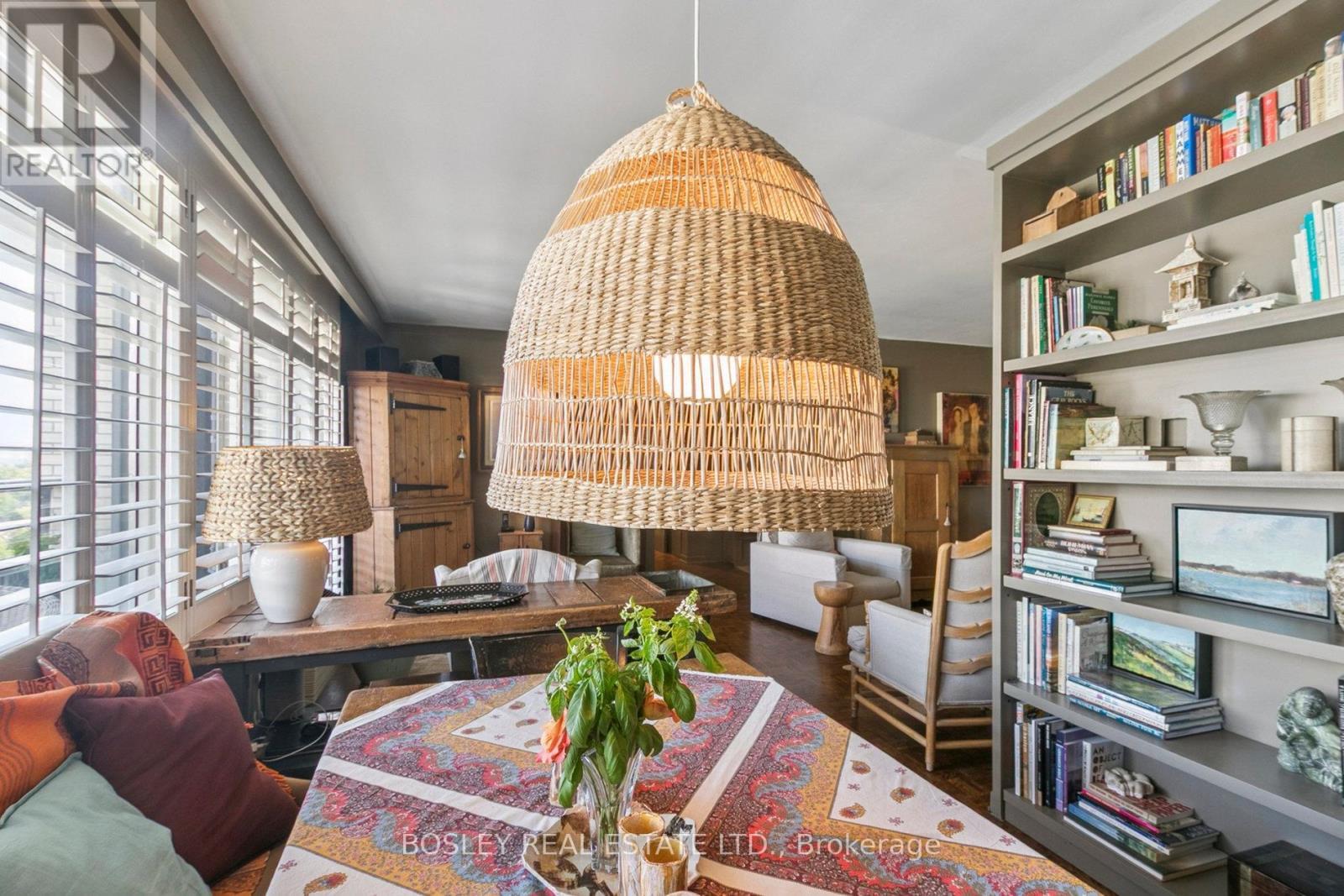 1001 - 575 Avenue Road Se, Toronto, ON - Indoor