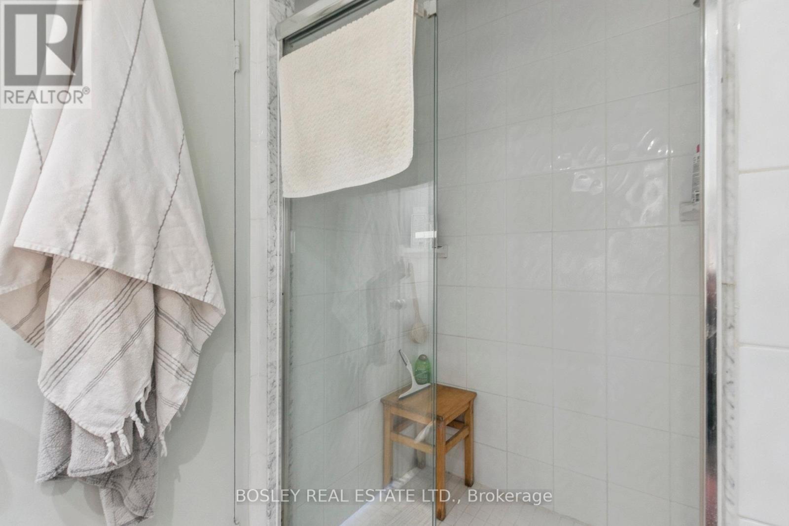 1001 - 575 Avenue Road Se, Toronto, ON - Indoor Photo Showing Bathroom