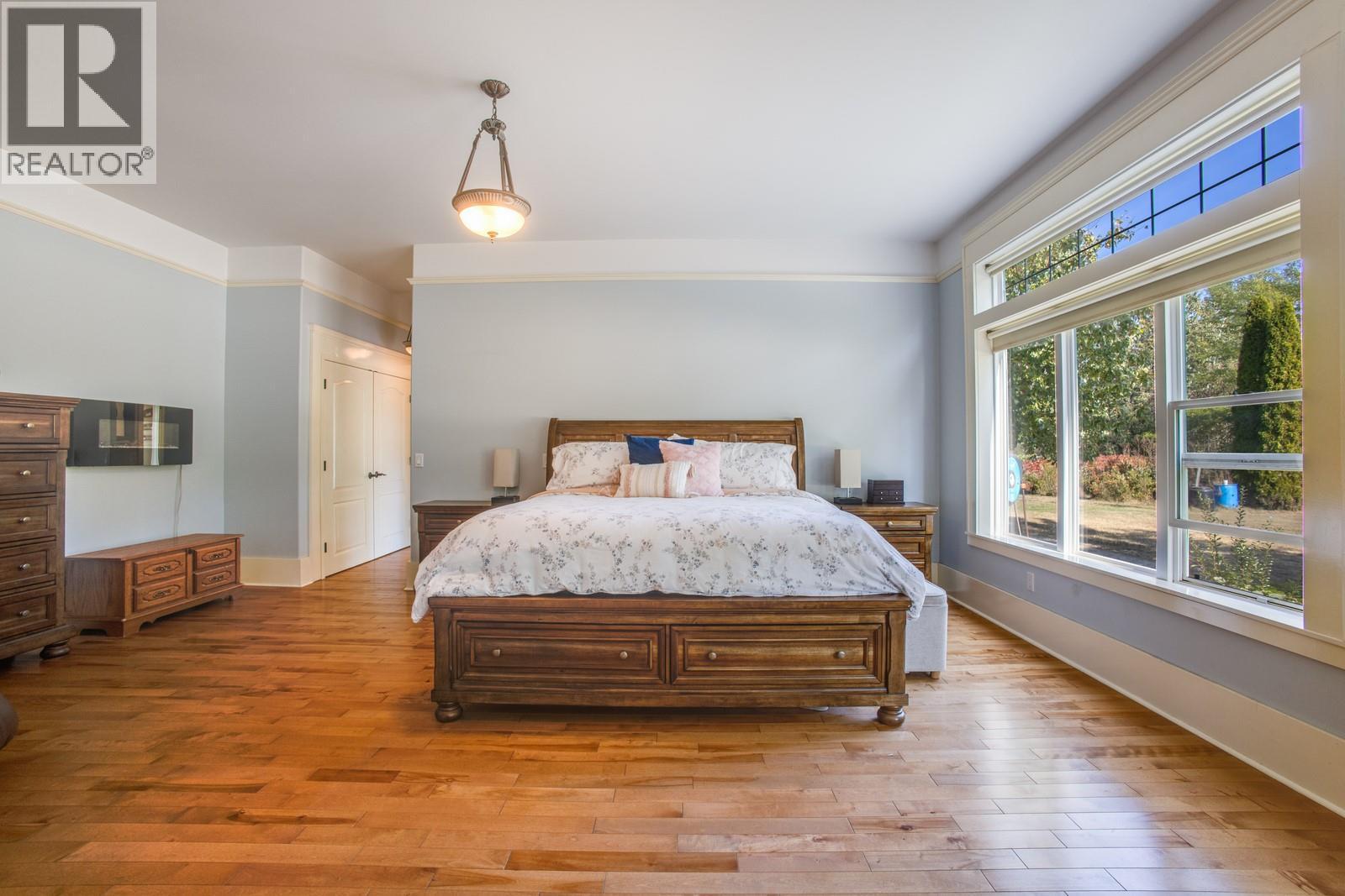 70 Waterside Road, Enderby, BC - Indoor Photo Showing Bedroom