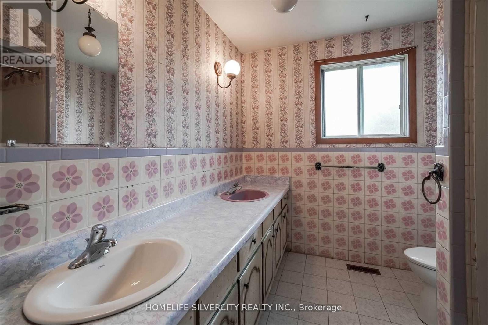 4395 Castlemore Road, Brampton, ON - Indoor Photo Showing Bathroom