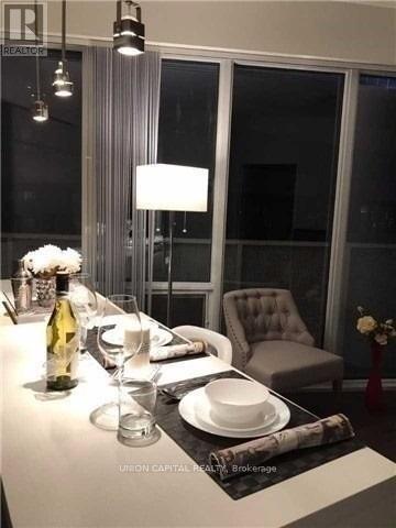 7002 - 88 Harbour Street, Toronto, ON - Indoor Photo Showing Dining Room