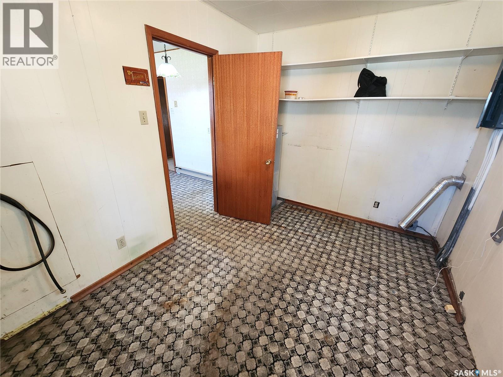 208 2Nd Avenue E, Lampman, SK - Indoor Photo Showing Other Room