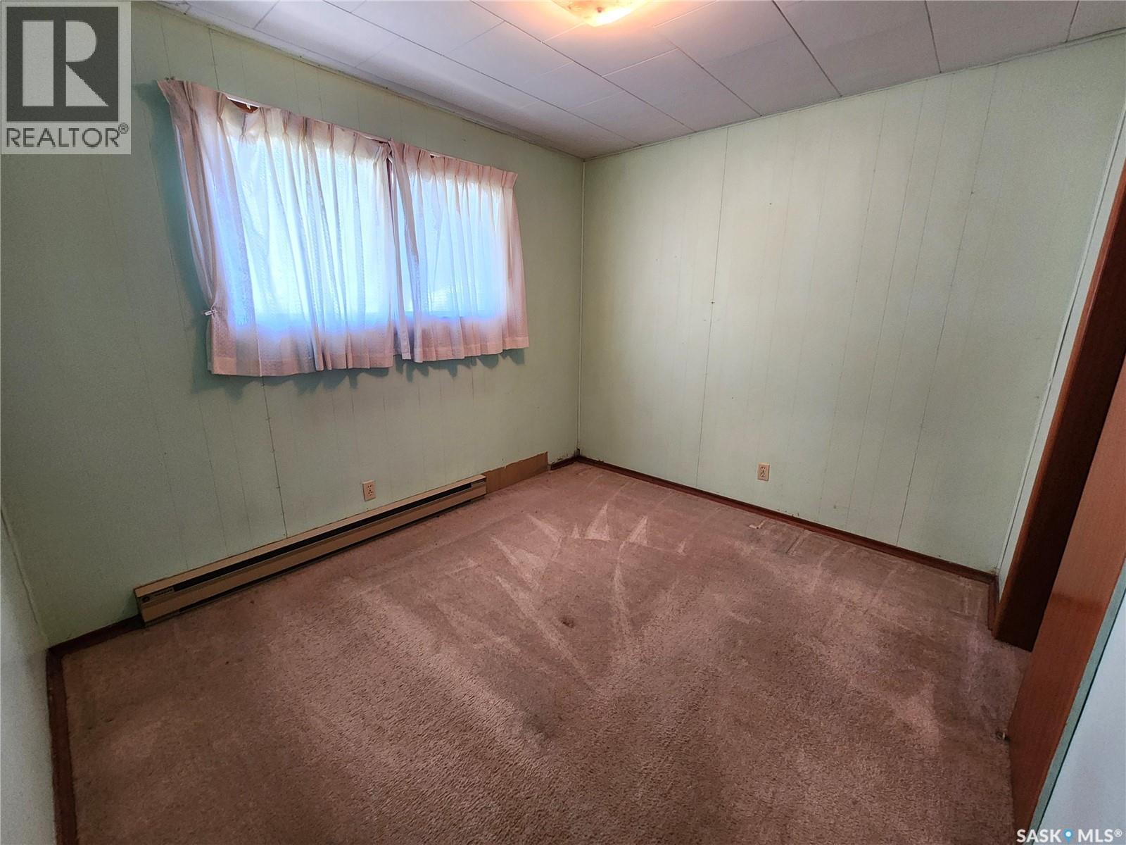 208 2Nd Avenue E, Lampman, SK - Indoor Photo Showing Other Room