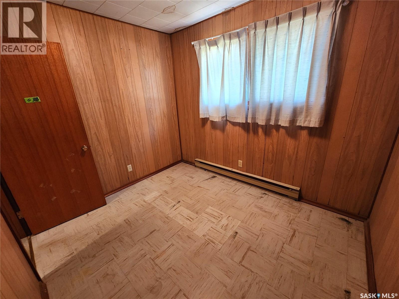 208 2Nd Avenue E, Lampman, SK - Indoor Photo Showing Other Room