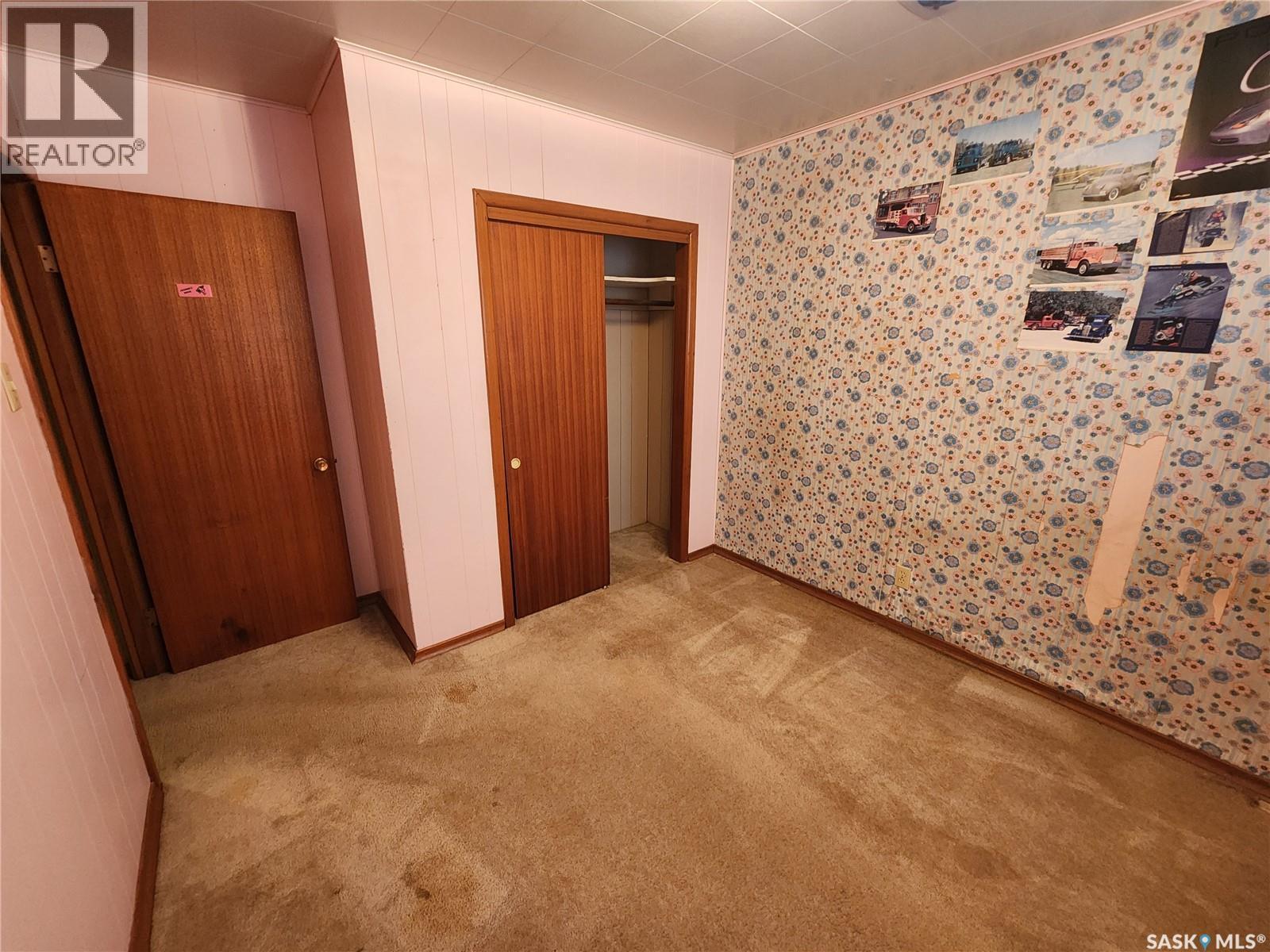 208 2Nd Avenue E, Lampman, SK - Indoor Photo Showing Other Room