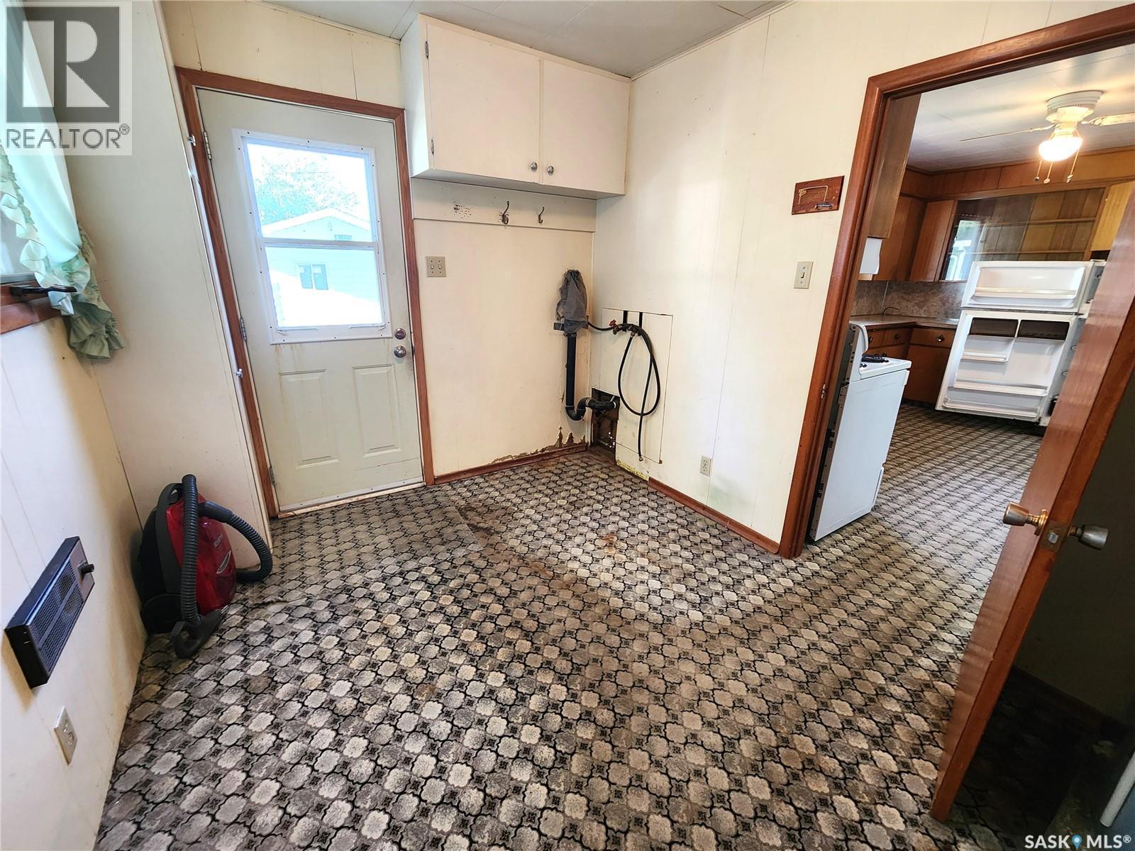 208 2Nd Avenue E, Lampman, SK - Indoor Photo Showing Other Room