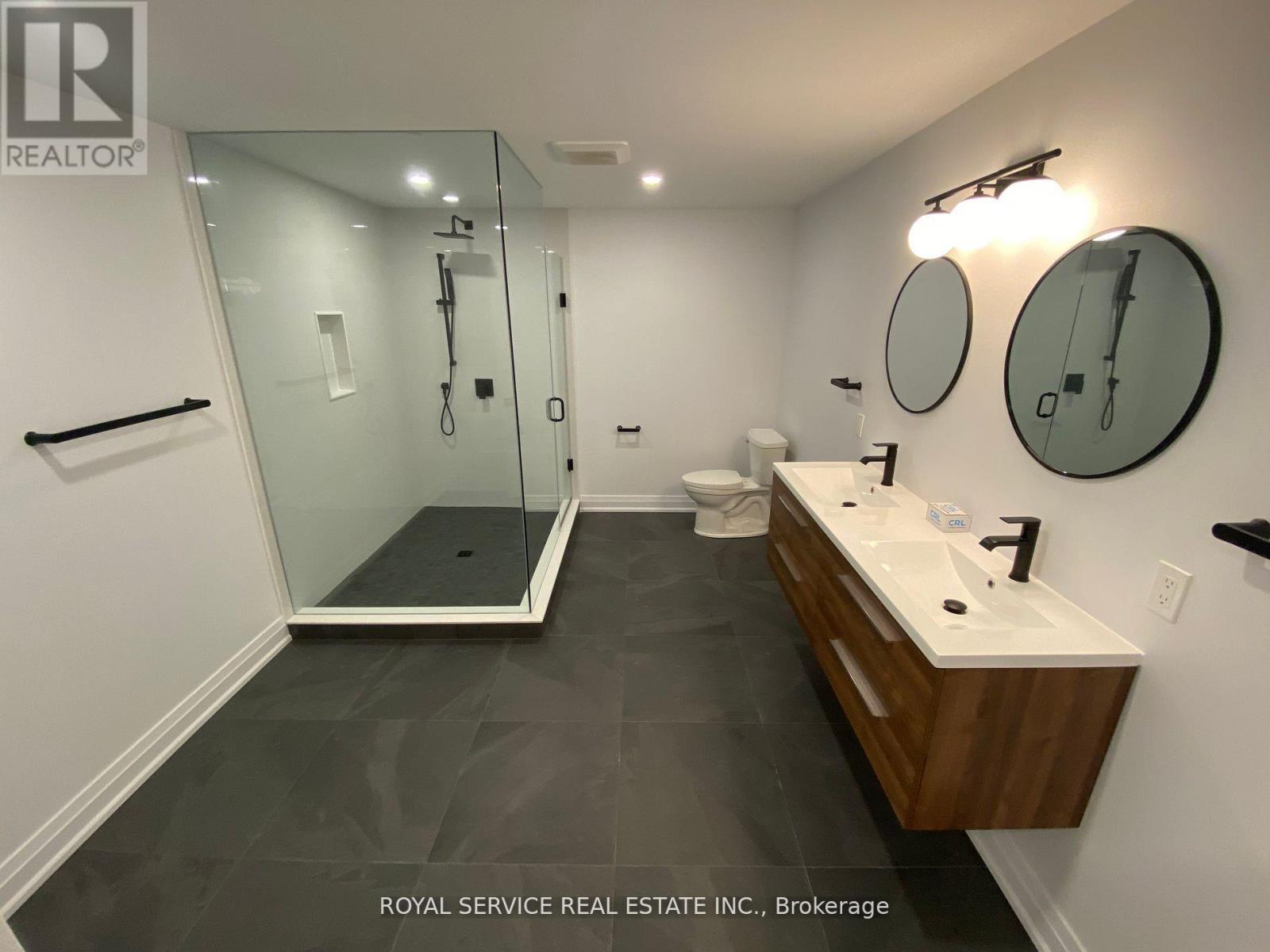 B - 61 Waywell Street, Whitby (Pringle Creek), ON - Indoor Photo Showing Bathroom