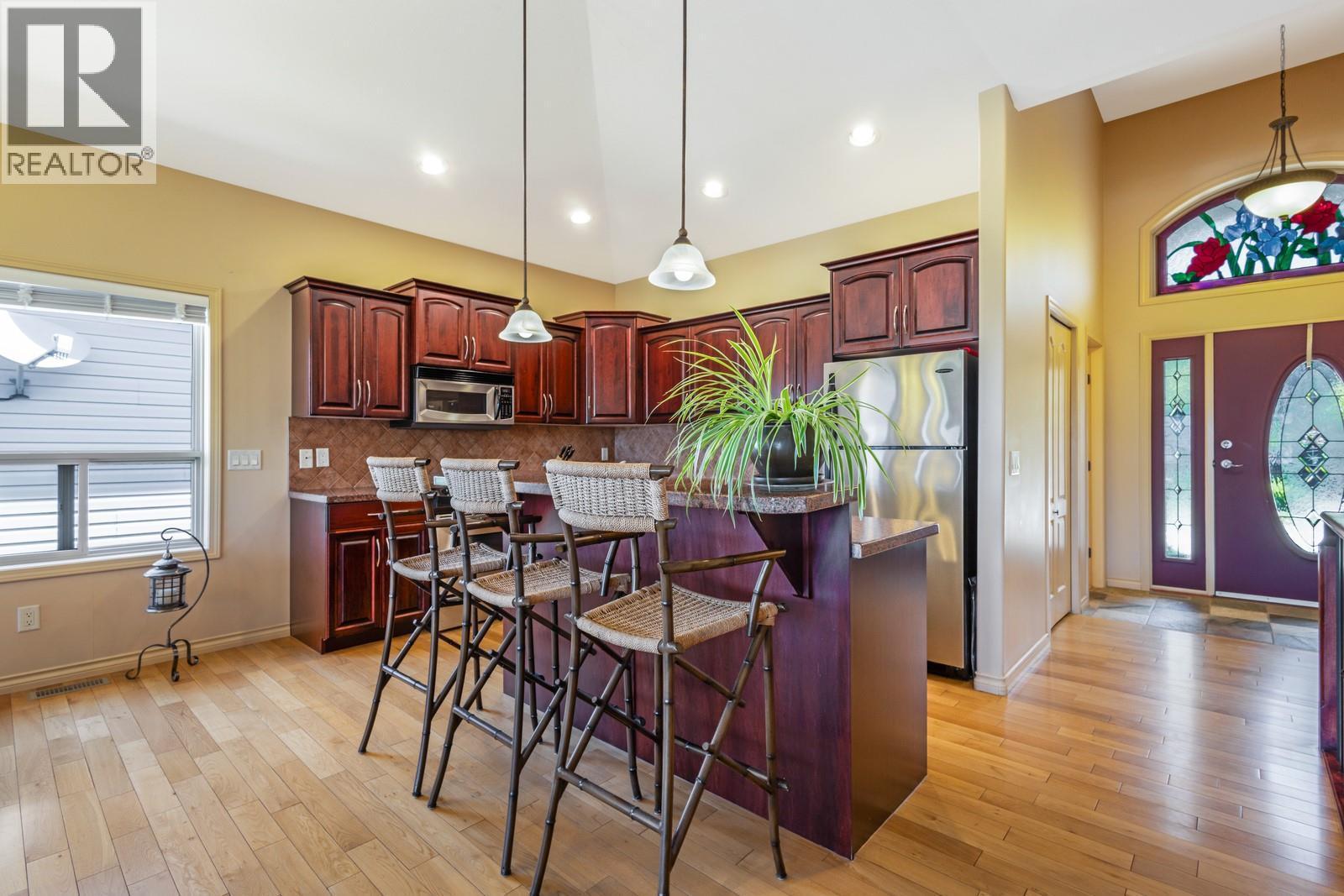 610 Arrowleaf Lane, Kelowna, BC - Indoor