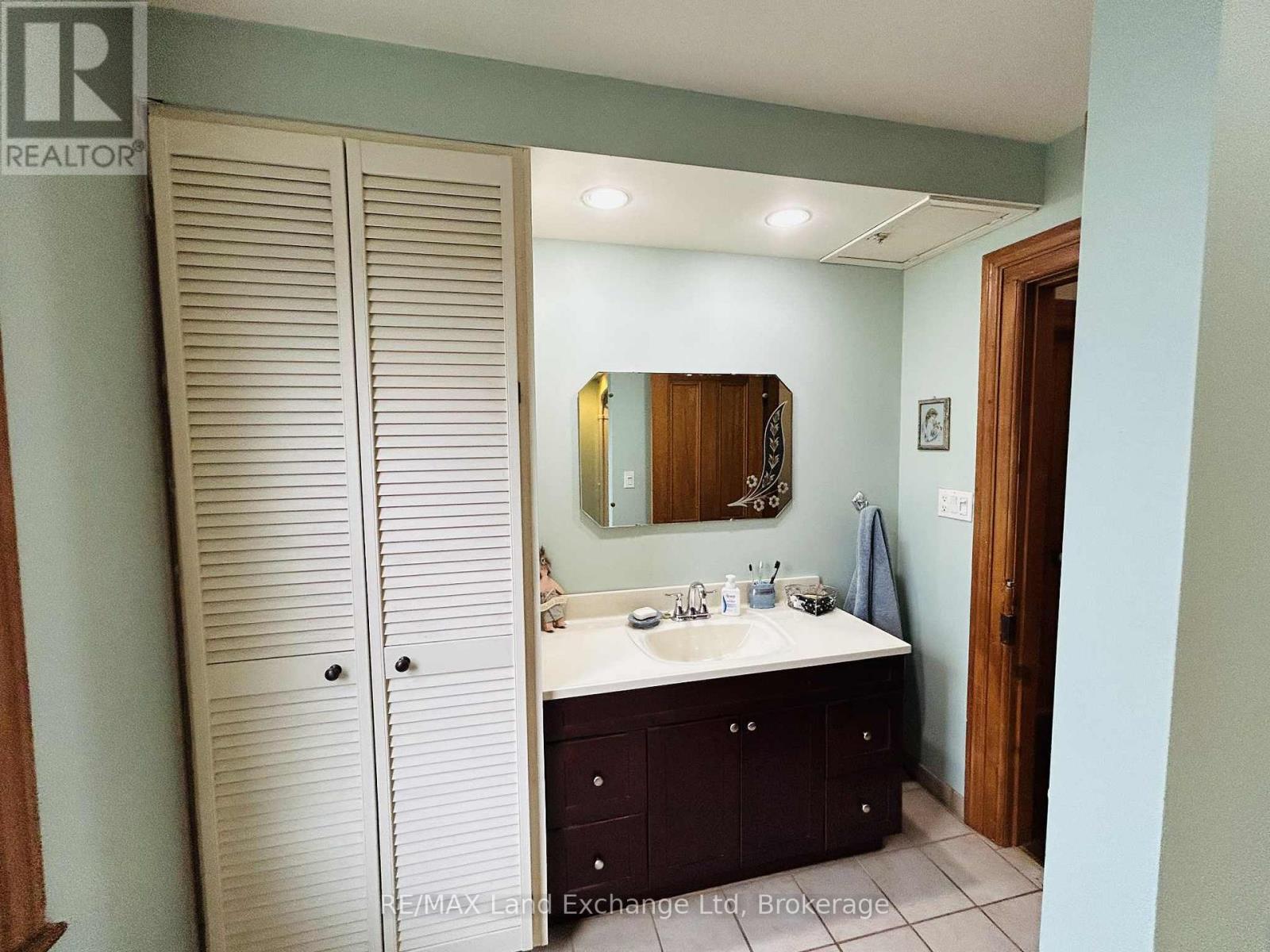 81 Patrick Street E, North Huron (Wingham), ON - Indoor Photo Showing Bathroom