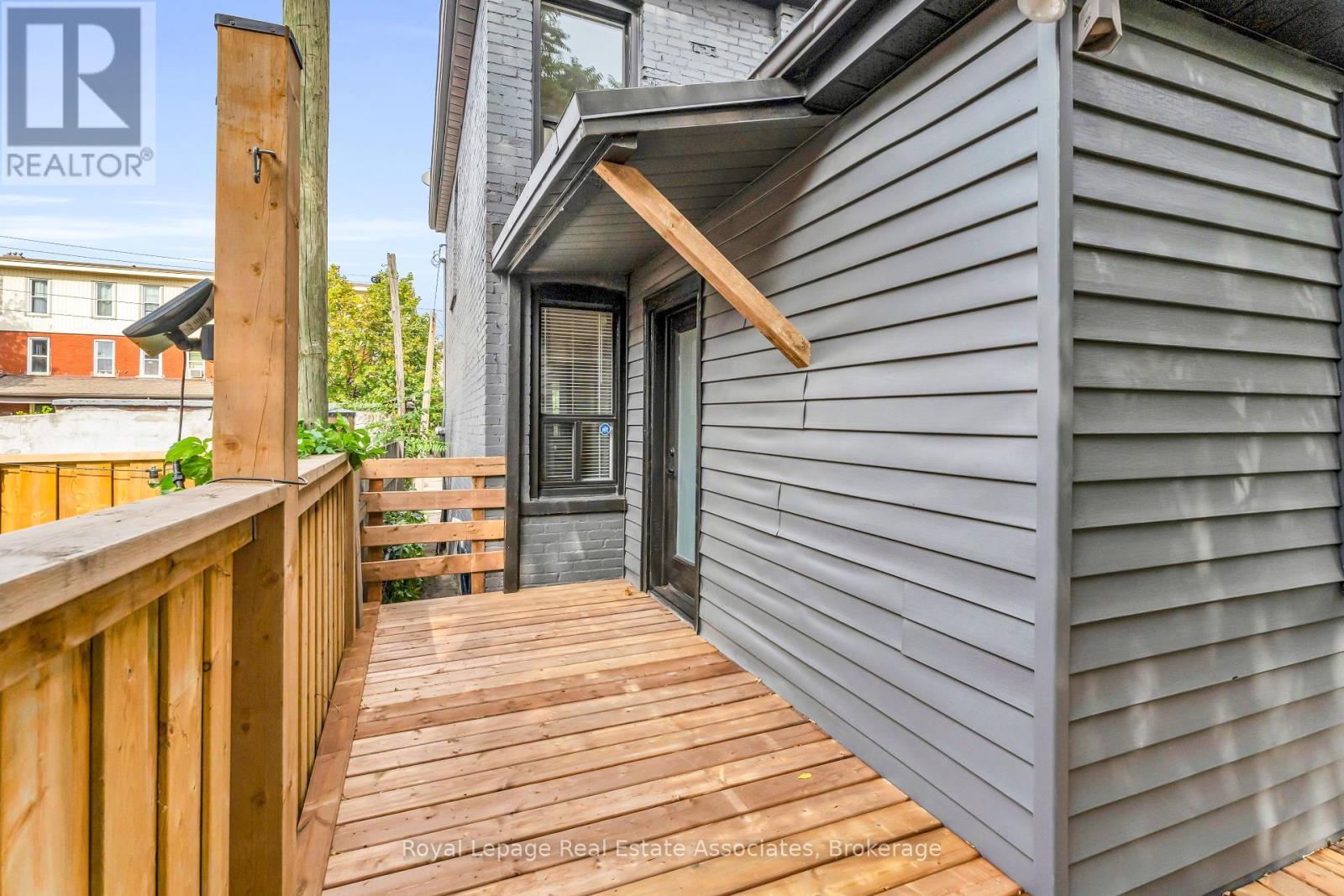 10 Gordon Street, Hamilton, ON - Outdoor With Exterior