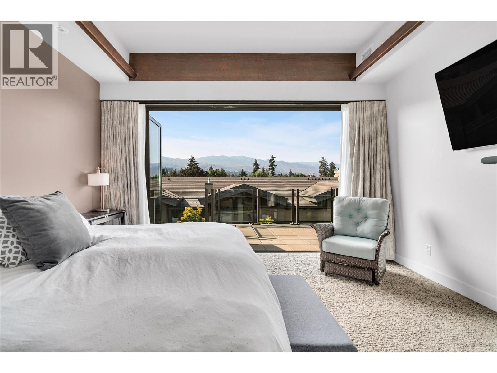 580 Sarsons Road Unit# 407, Kelowna, BC - Indoor Photo Showing Bedroom