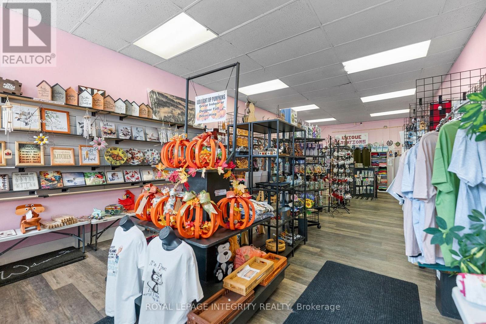 228-232 Raglan Street S, Renfrew, ON