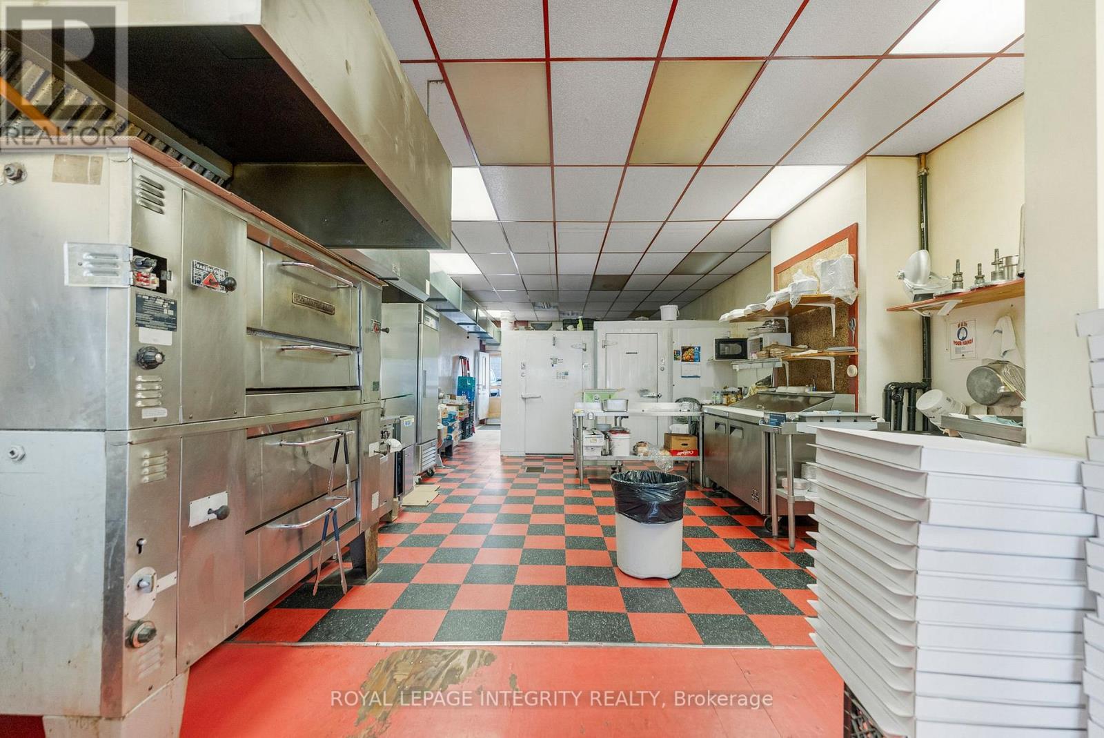 228-232 Raglan Street S, Renfrew, ON