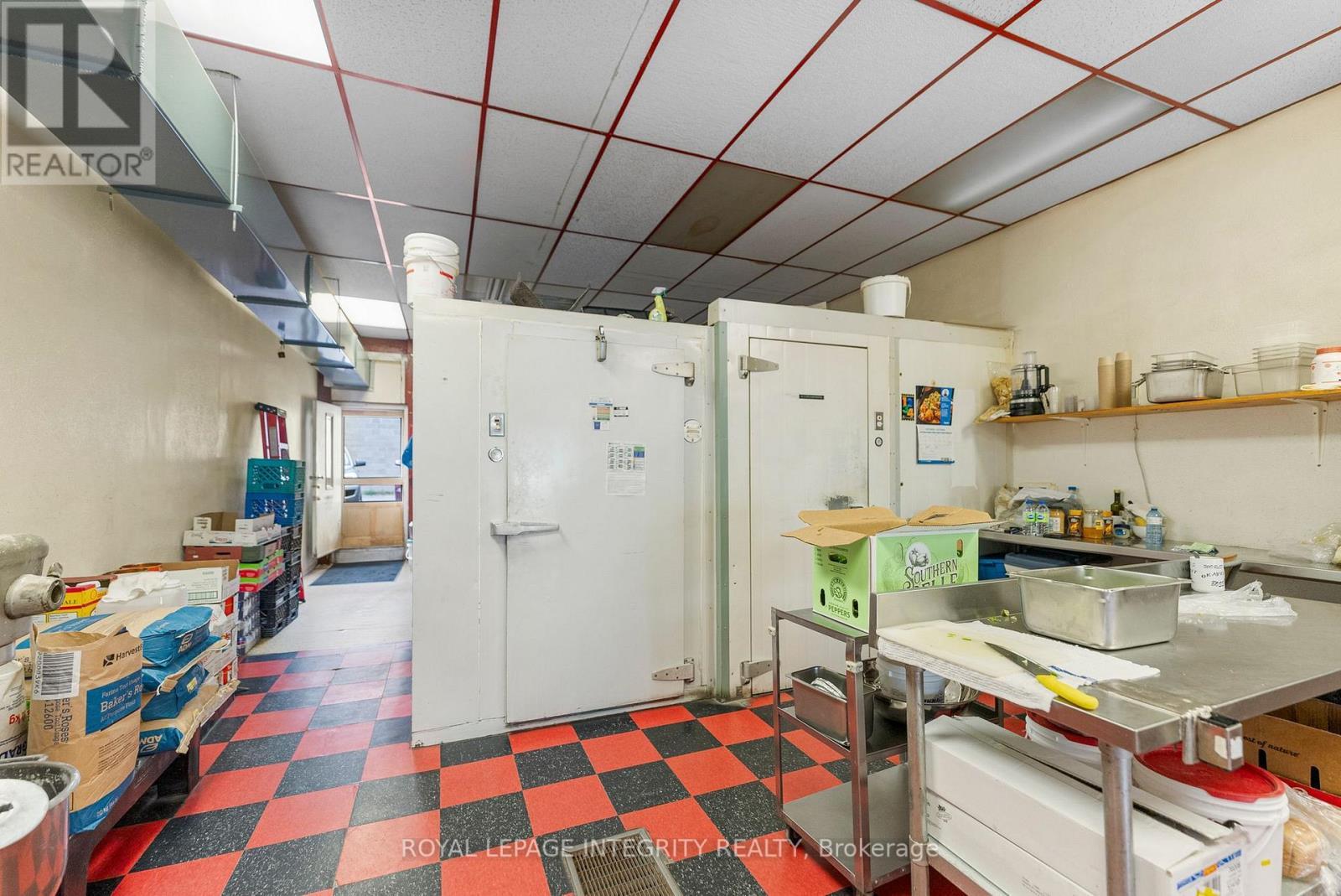 228-232 Raglan Street S, Renfrew, ON