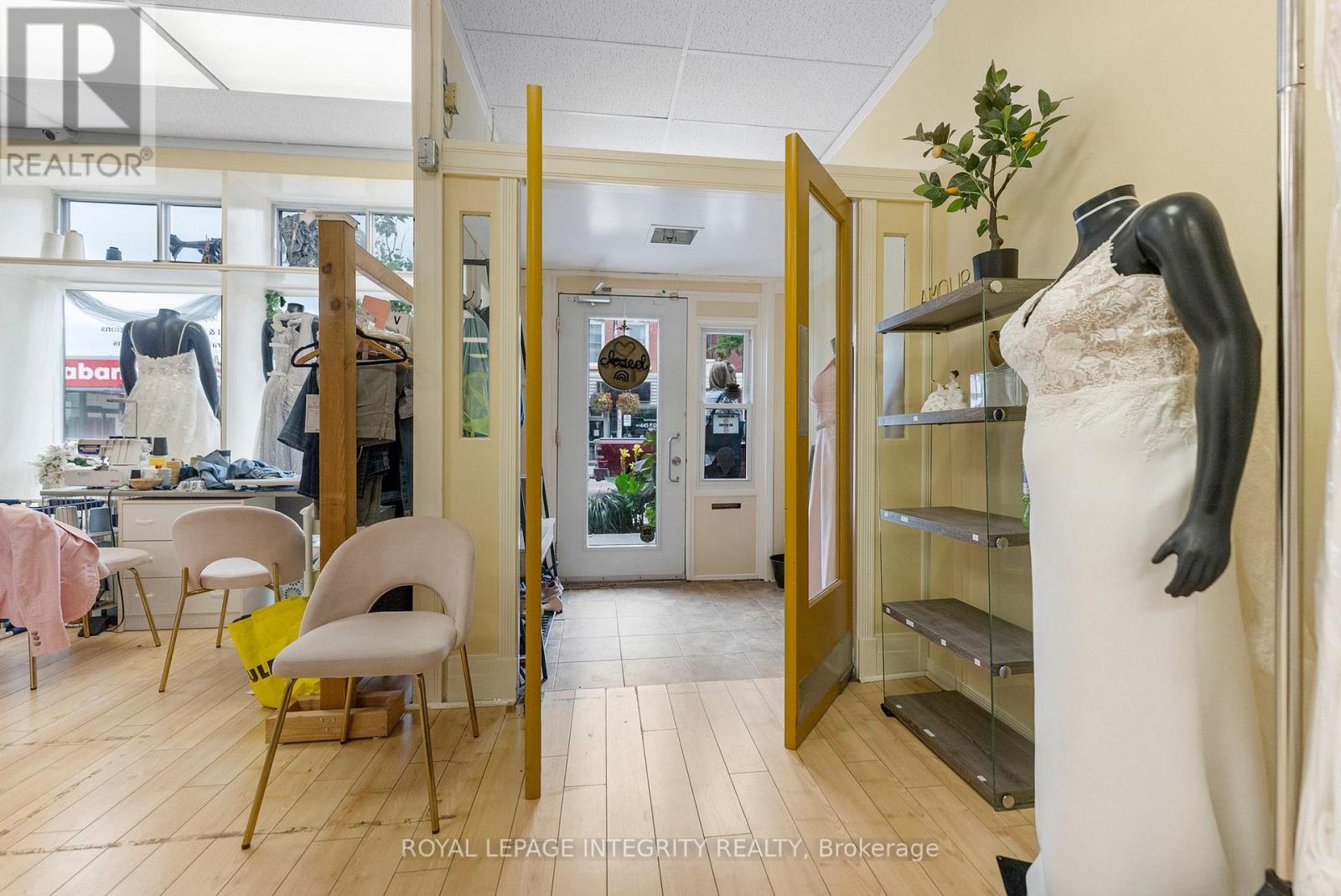 228-232 Raglan Street S, Renfrew, ON