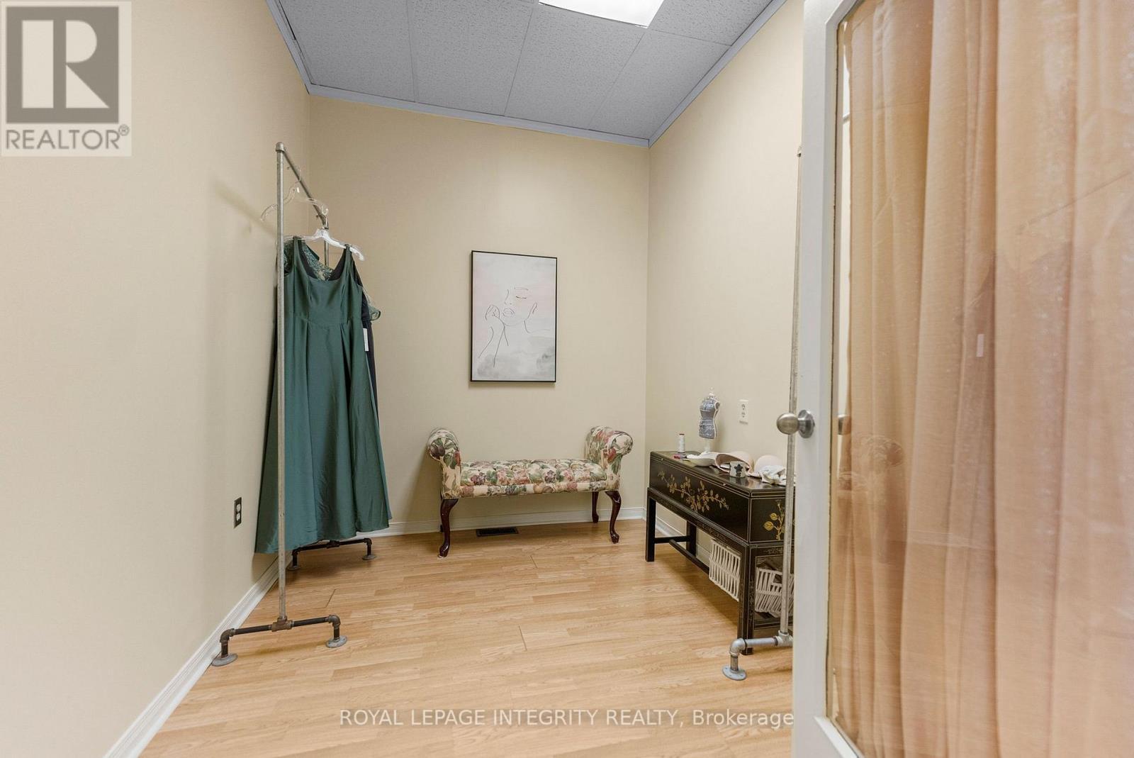 228-232 Raglan Street S, Renfrew, ON