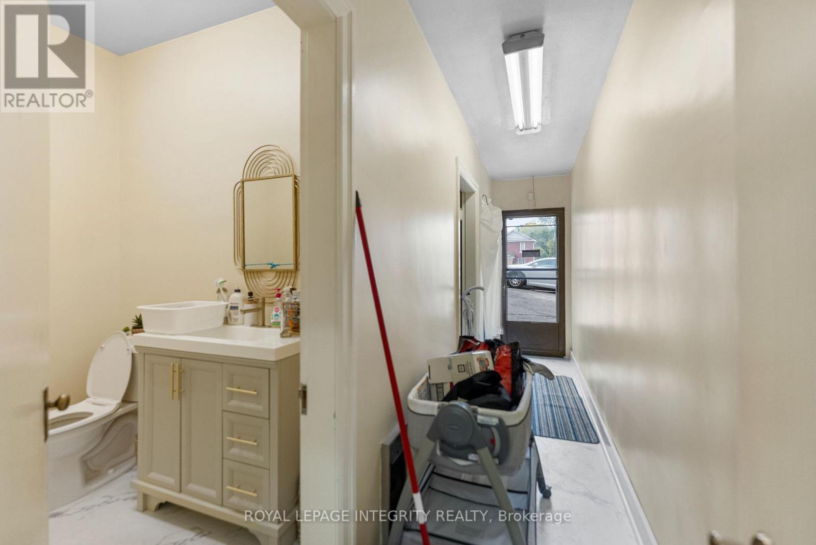 228-232 Raglan Street S, Renfrew, ON