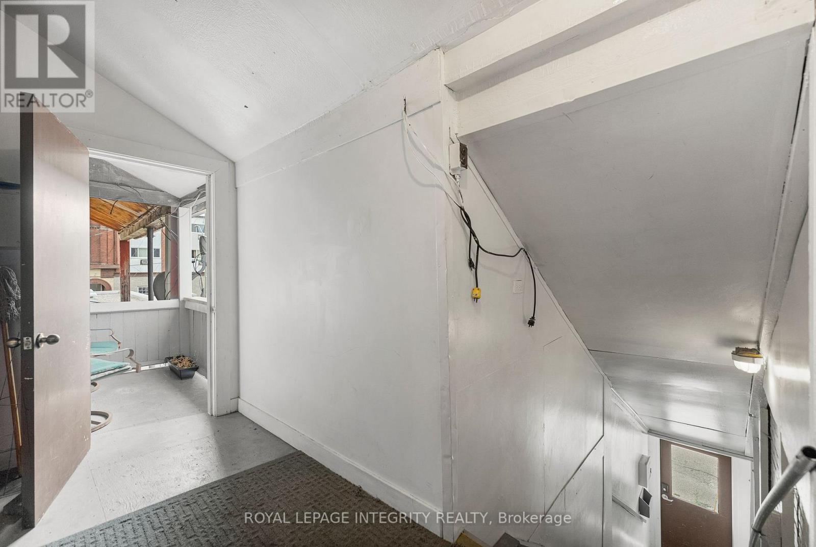 228-232 Raglan Street S, Renfrew, ON