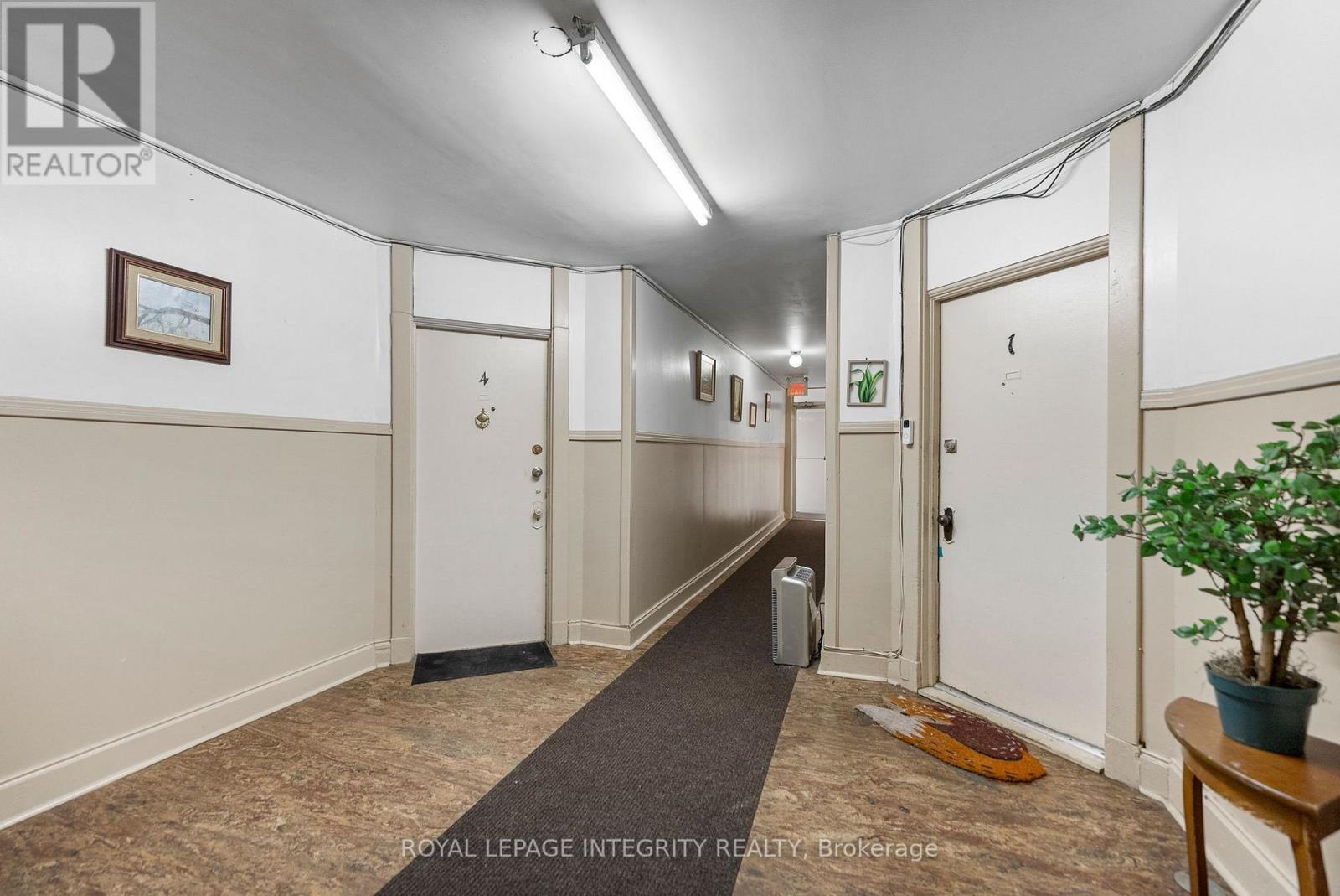 228-232 Raglan Street S, Renfrew, ON