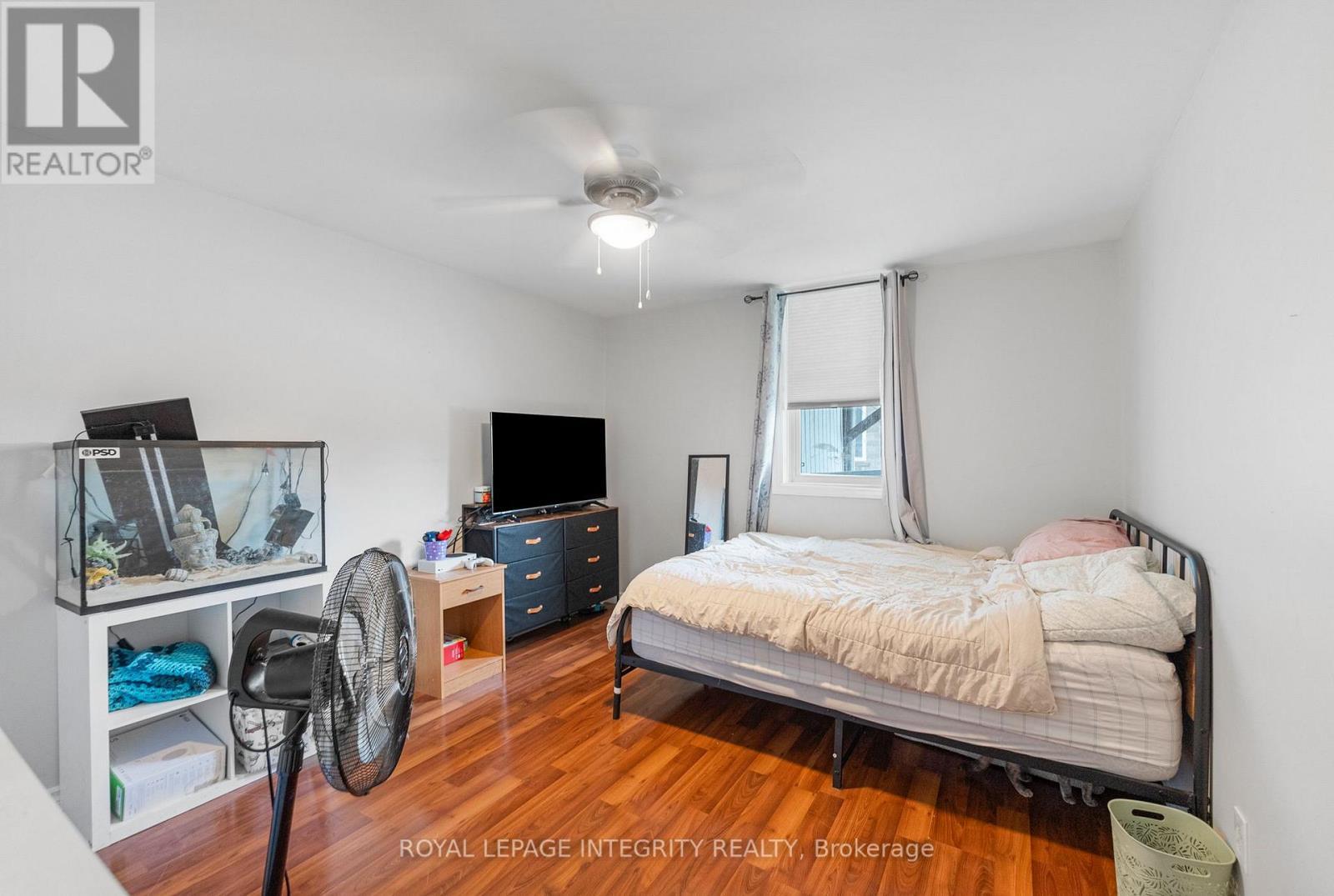 228-232 Raglan Street S, Renfrew, ON