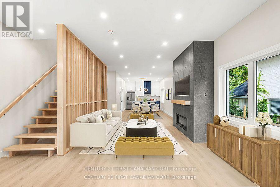 858 William Street, London East (East B), ON - Indoor With Fireplace