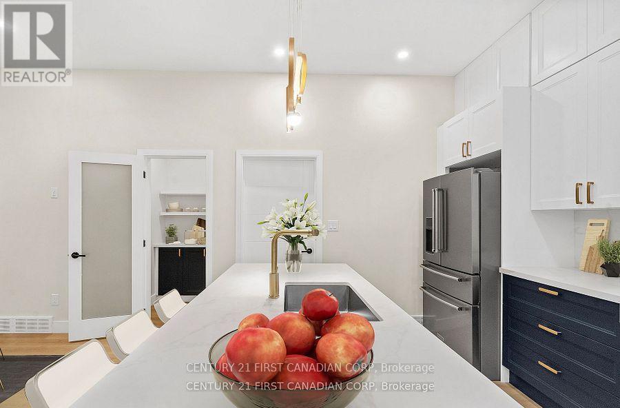 858 William Street, London East (East B), ON - Indoor Photo Showing Kitchen
