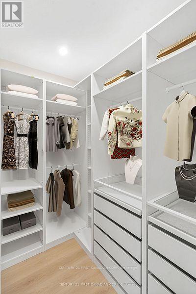 858 William Street, London East (East B), ON - Indoor