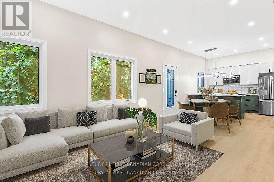 858 William Street, London East (East B), ON - Indoor Photo Showing Living Room