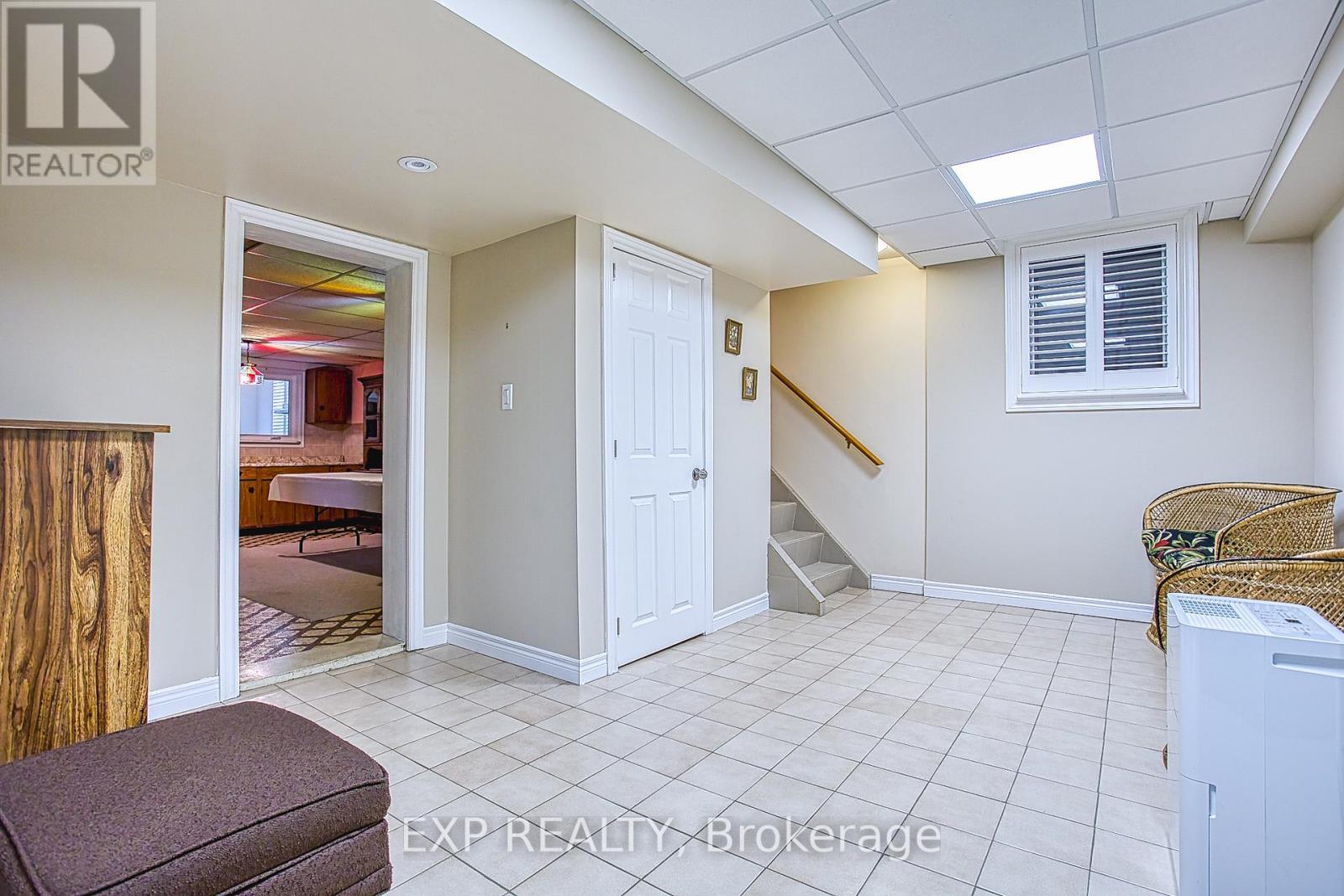 633 Rosseau Road, Hamilton, ON - Indoor