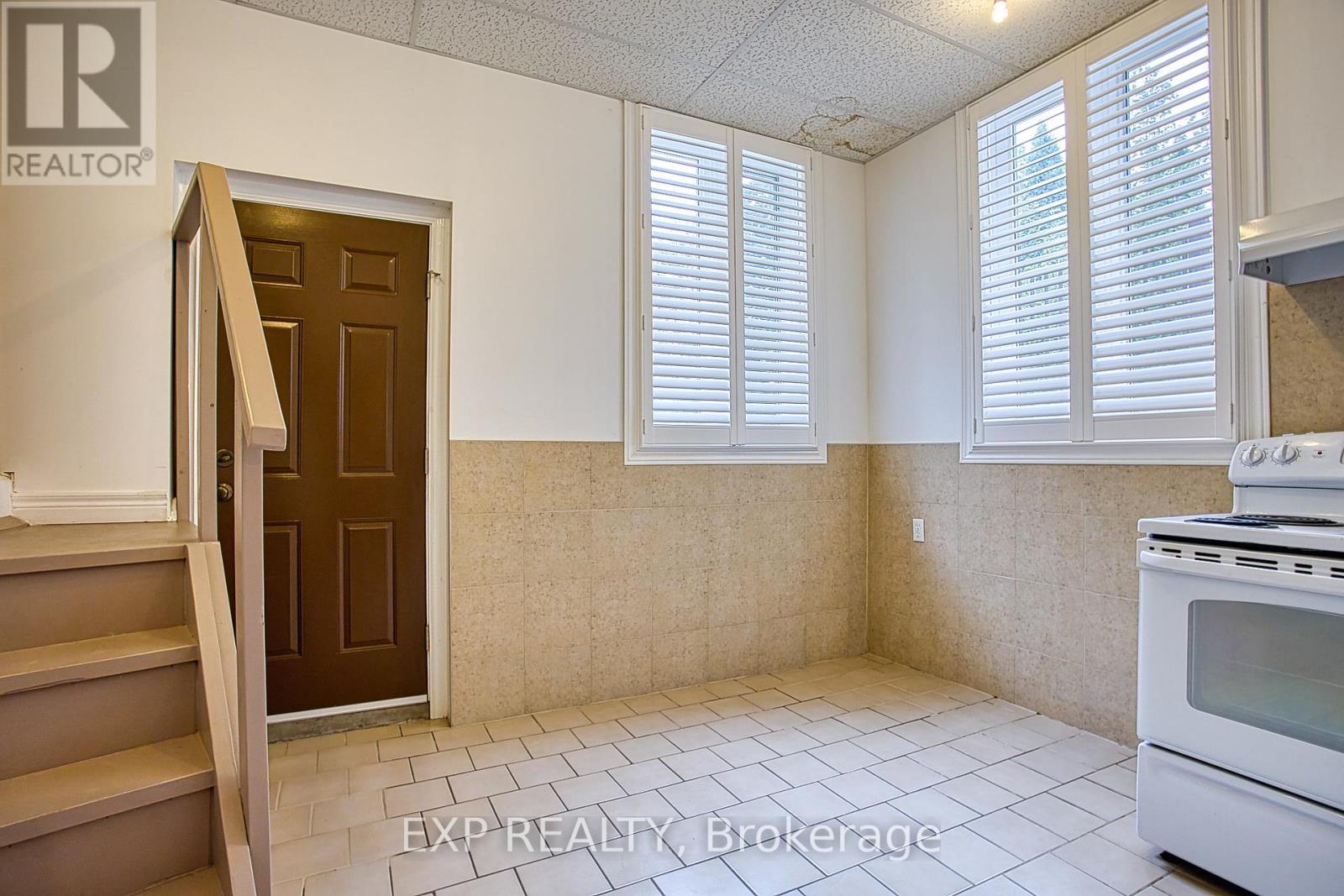 633 Rosseau Road, Hamilton, ON - Indoor Photo Showing Other Room