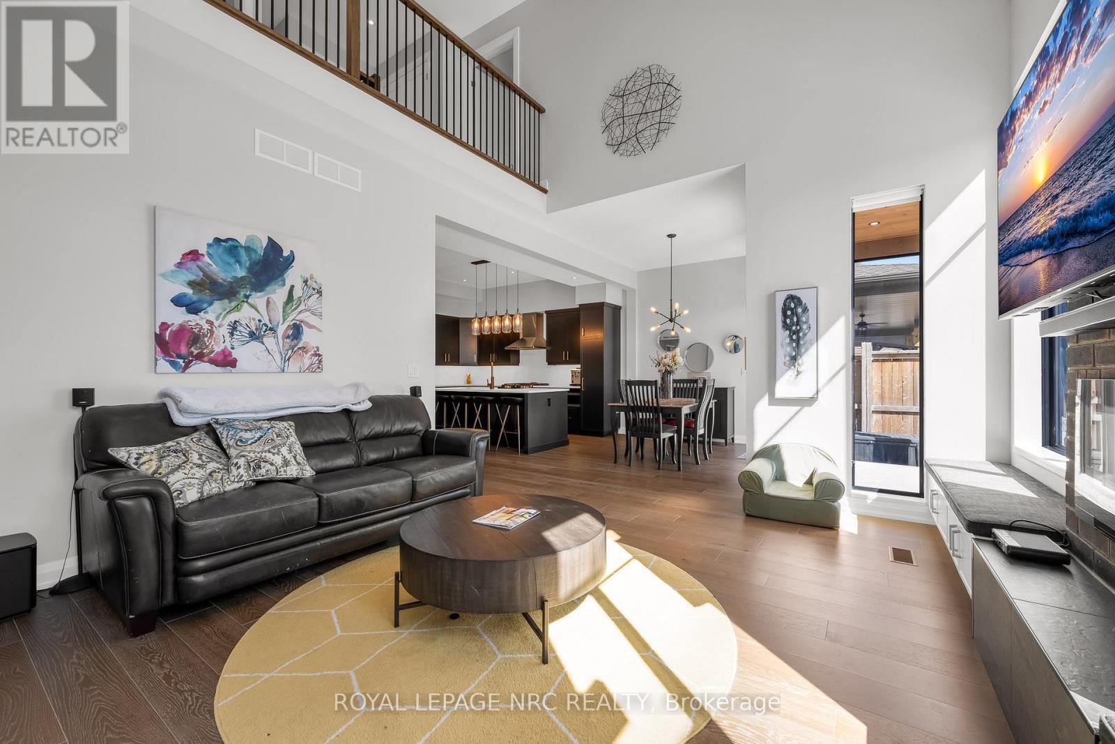 8 Hilda Street, Welland (N. Welland), ON - Indoor Photo Showing Living Room