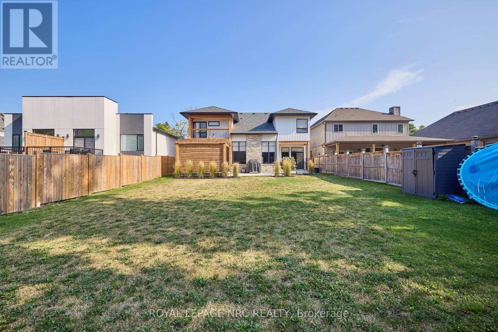 8 Hilda Street, Welland (N. Welland), ON - Outdoor