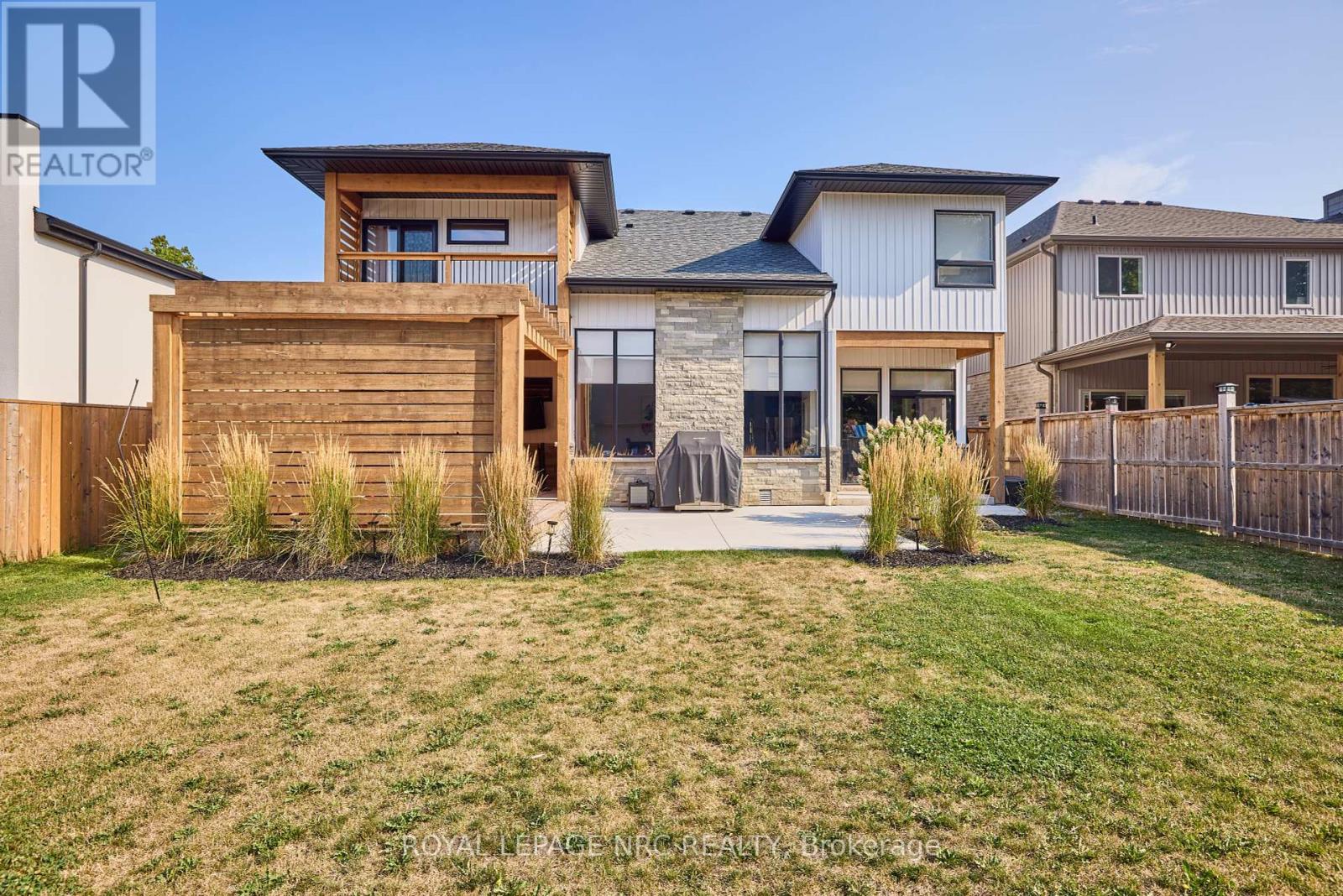 8 Hilda Street, Welland (N. Welland), ON - Outdoor With Deck Patio Veranda