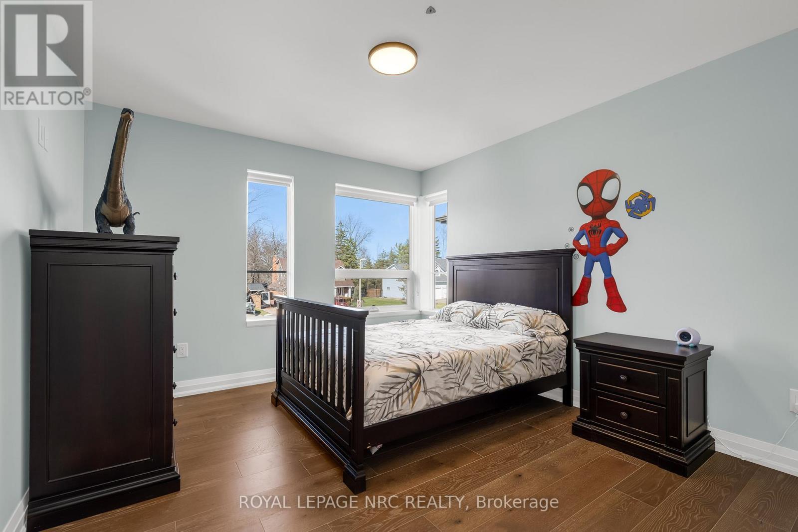 8 Hilda Street, Welland (N. Welland), ON - Indoor Photo Showing Bedroom