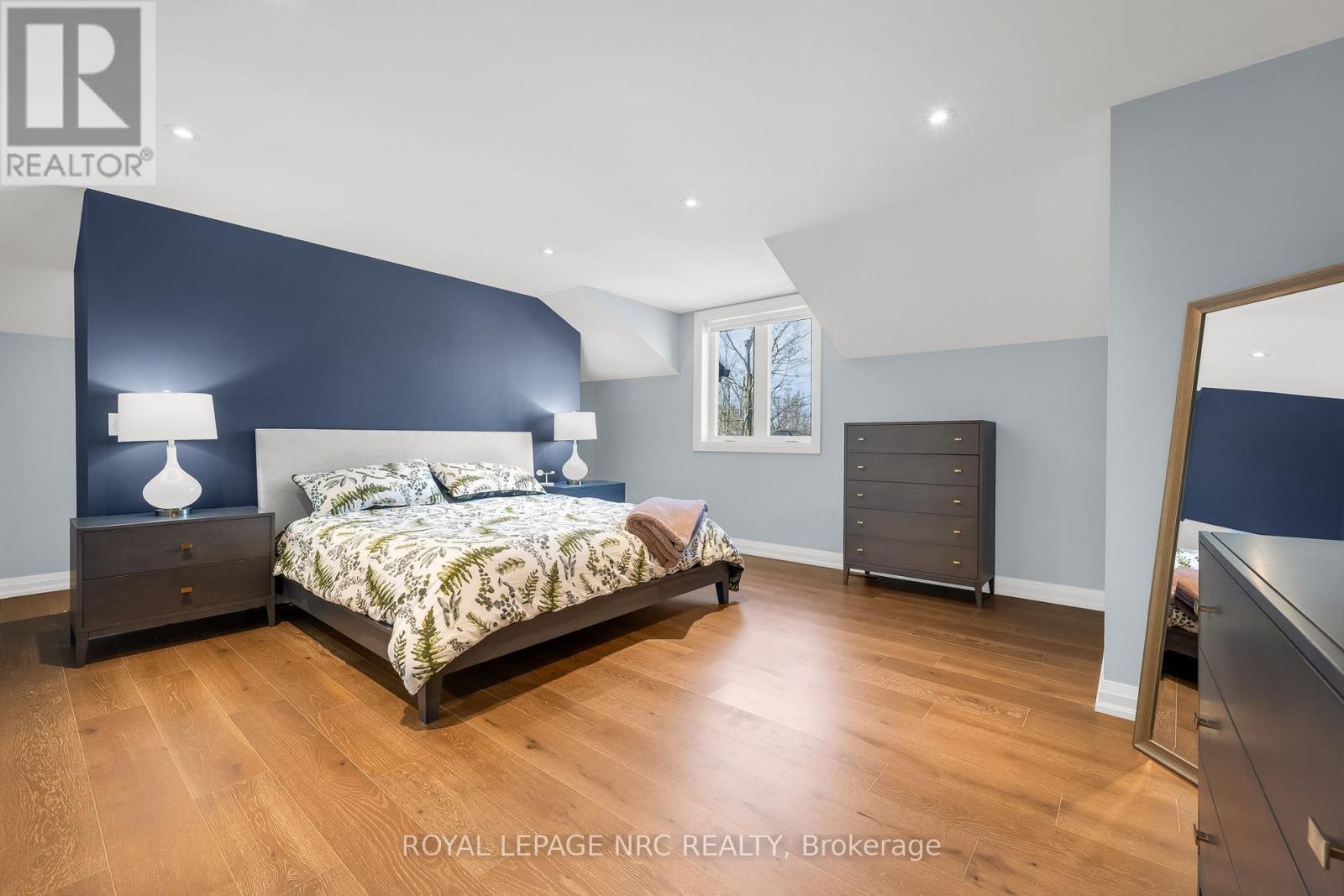 8 Hilda Street, Welland (N. Welland), ON - Indoor Photo Showing Bedroom